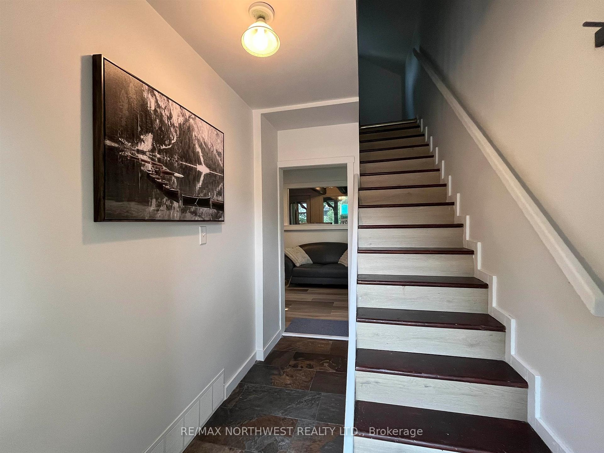Photo 17 of 331 Third Street South, Kenora, Downtown — HOMEH