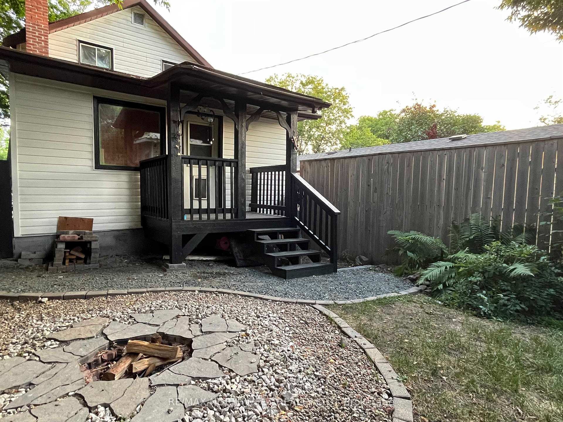 Photo 30 of 331 Third Street South, Kenora, Downtown — HOMEH