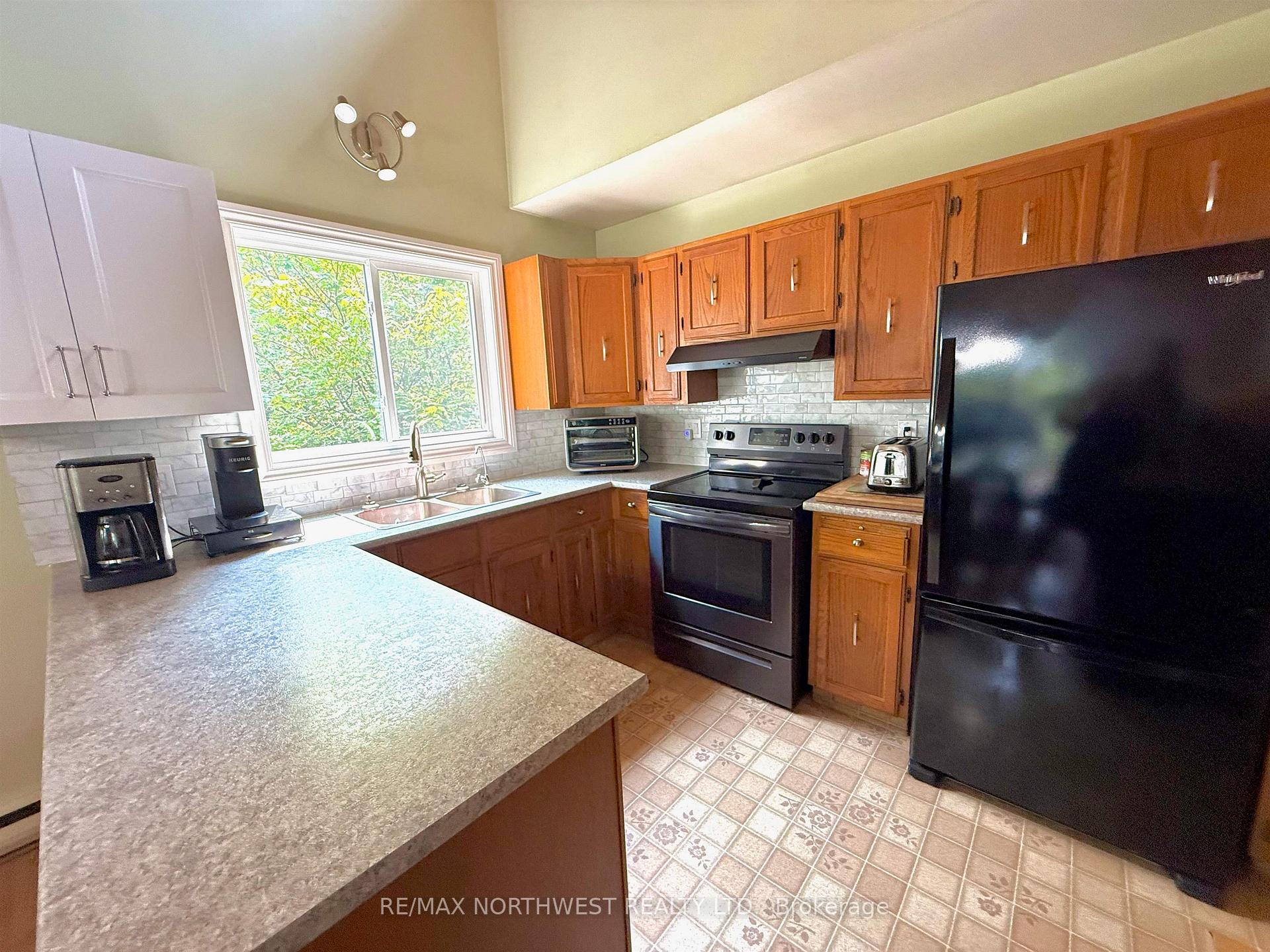 Photo 10 of 167 Hilly Lake Road, Kenora, Kenora East — HOMEH
