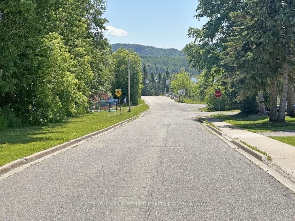 Photo 2 of 10 Riverview Street, Nipigon — HOMEH
