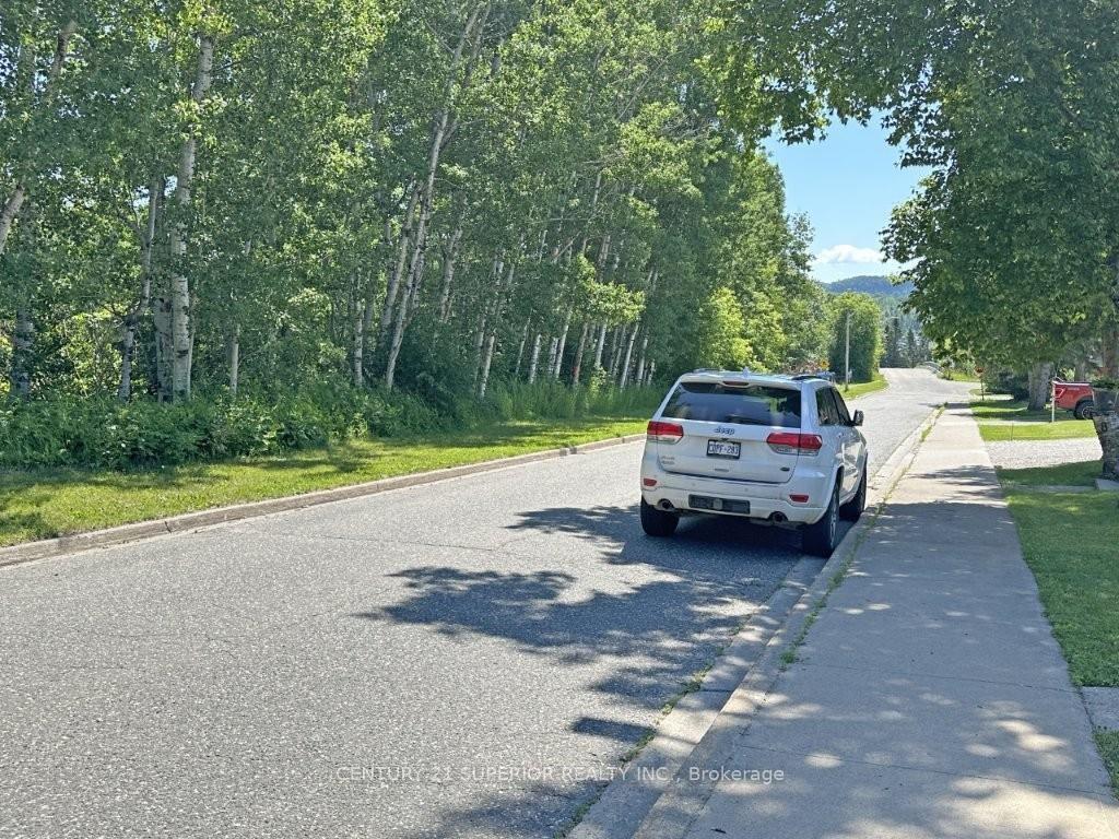 Photo 4 of 10 Riverview Street, Nipigon — HOMEH
