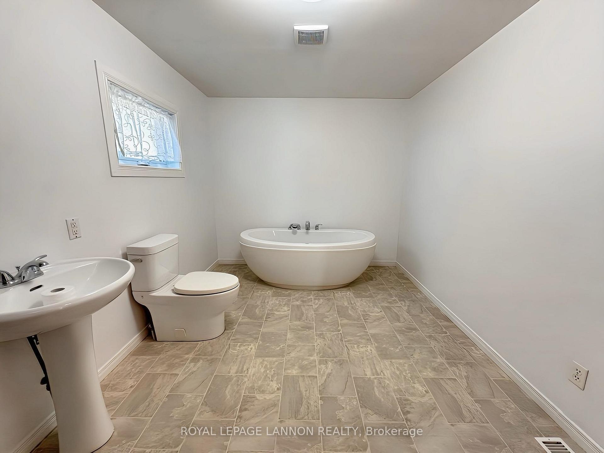 Photo 16 of 104 Edith Avenue, Greenstone — HOMEH