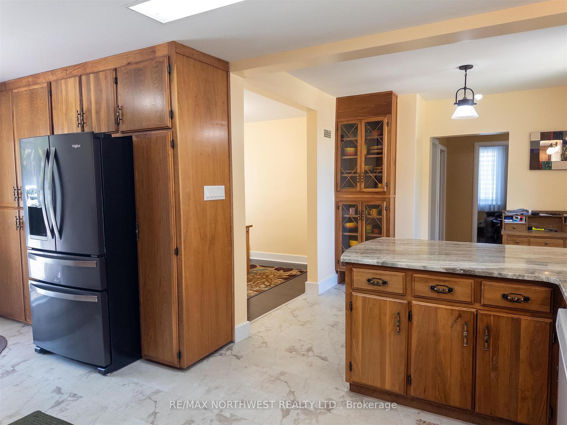 Photo 6 of 824 River Drive, Kenora, Lakeside — HOMEH