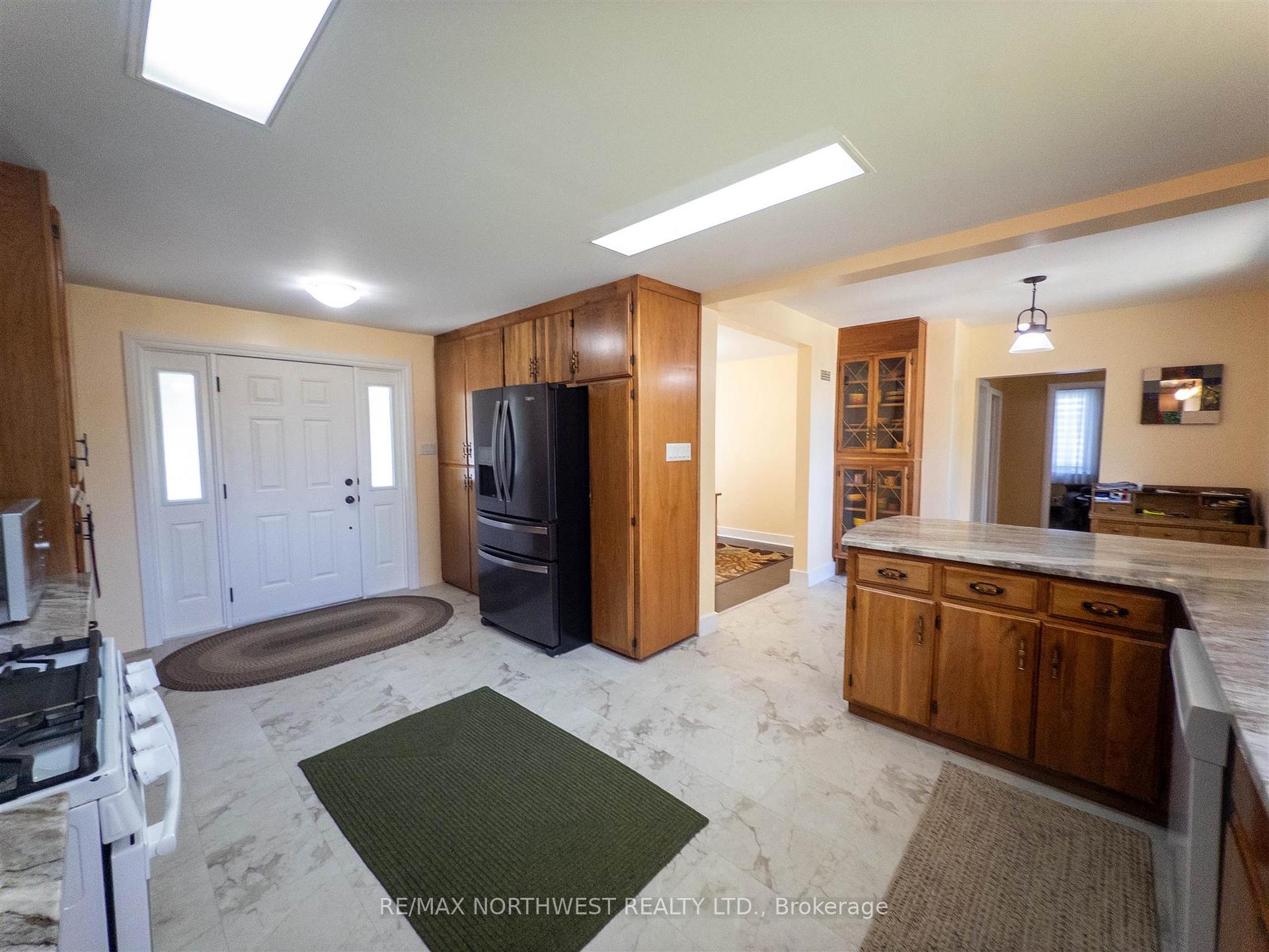 Photo 9 of 824 River Drive, Kenora, Lakeside — HOMEH