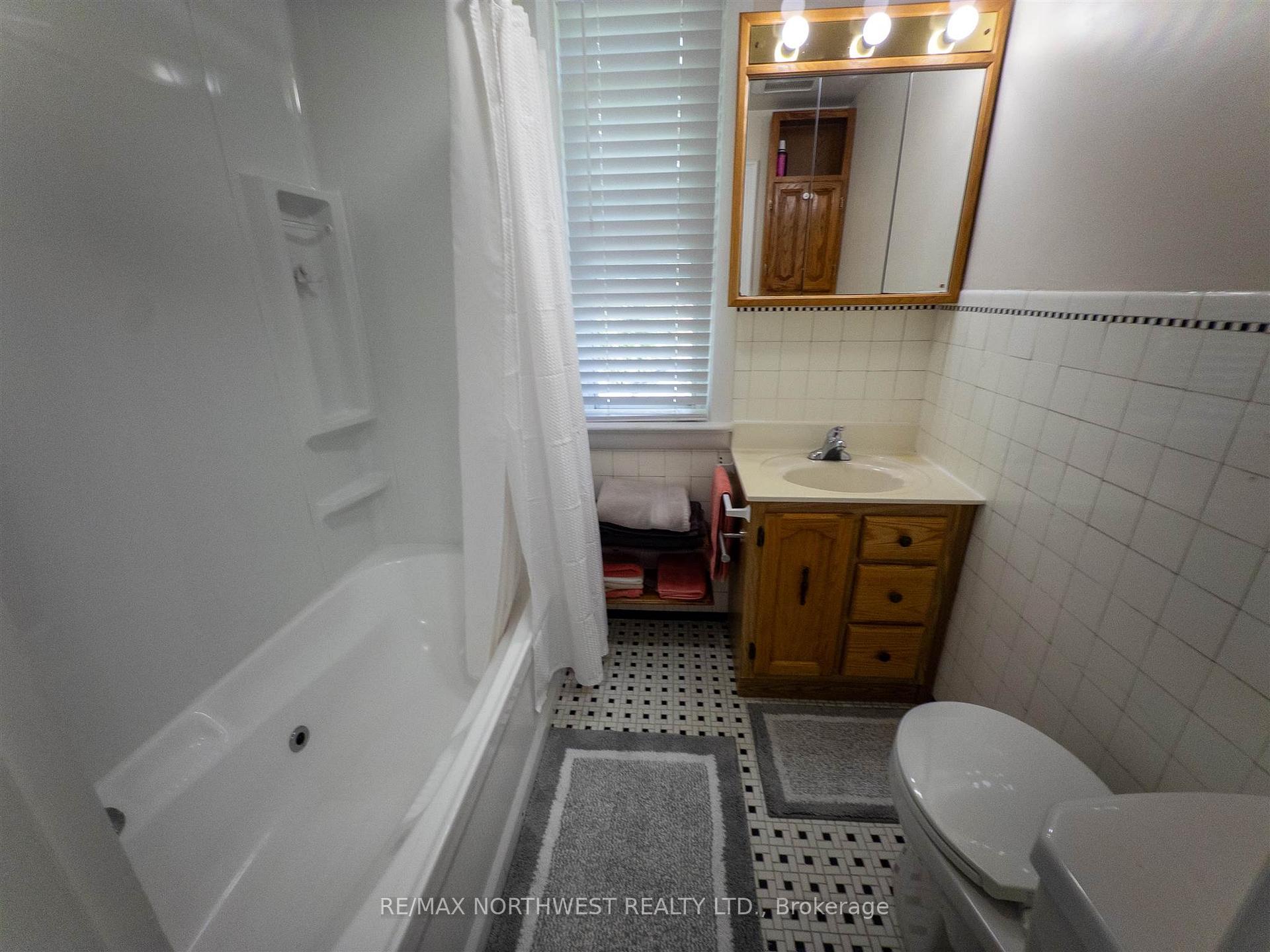 Photo 24 of 824 River Drive, Kenora, Lakeside — HOMEH