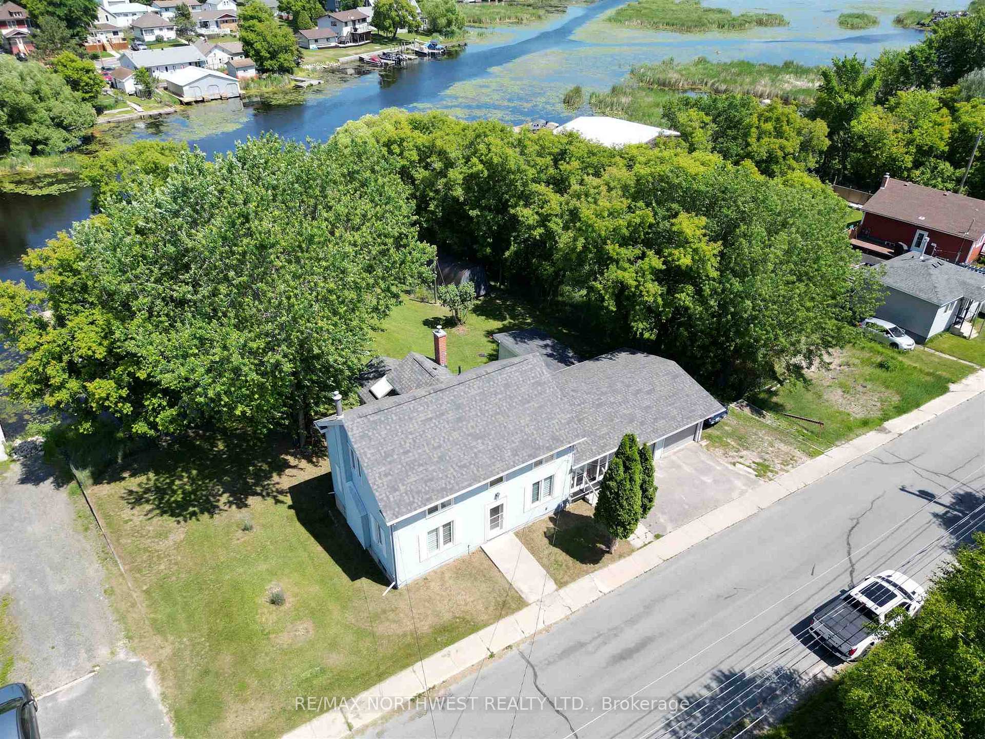 Photo 46 of 824 River Drive, Kenora, Lakeside — HOMEH