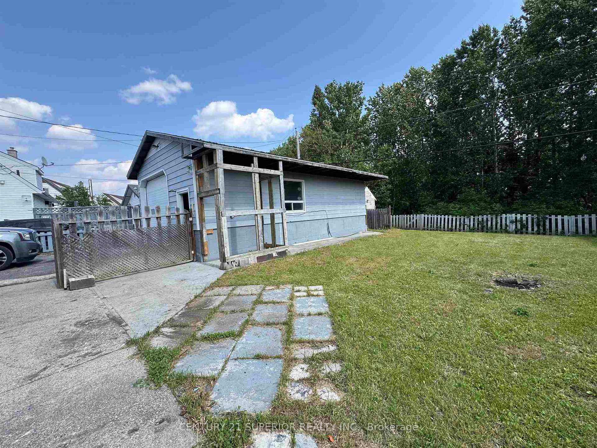 Photo 17 of 18 Redwing Avenue, Manitouwadge — HOMEH