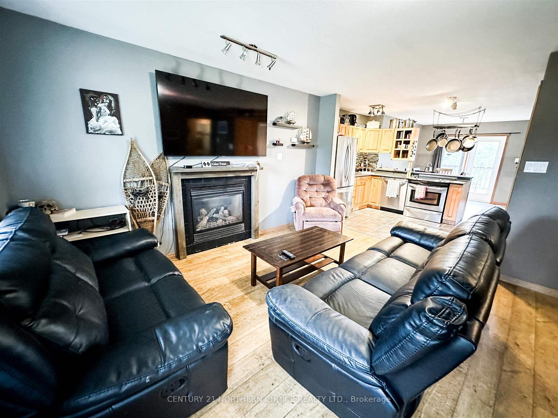 Photo 4 of 41 Howey Bay Road, Red Lake — HOMEH