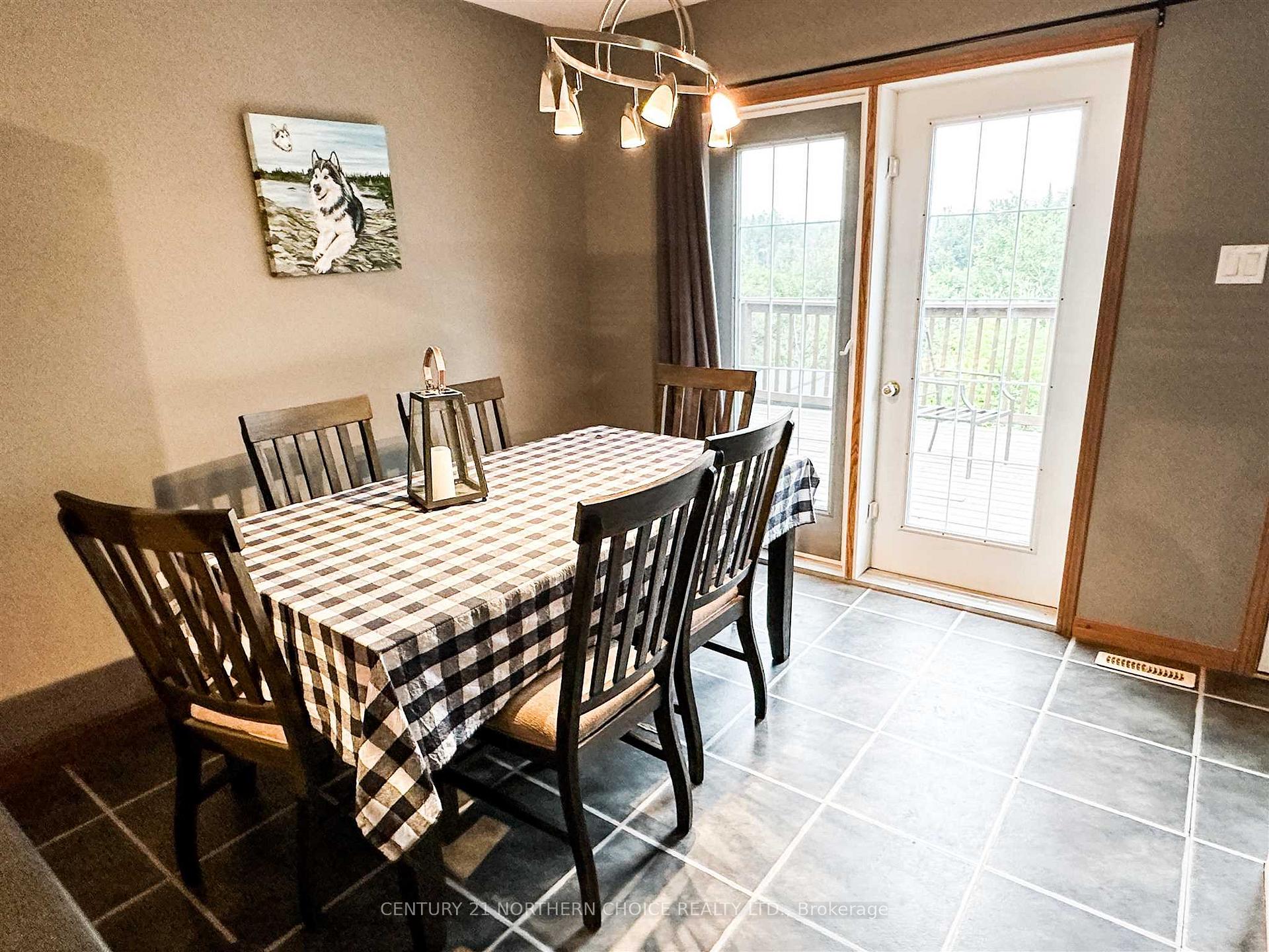 Photo 9 of 41 Howey Bay Road, Red Lake — HOMEH