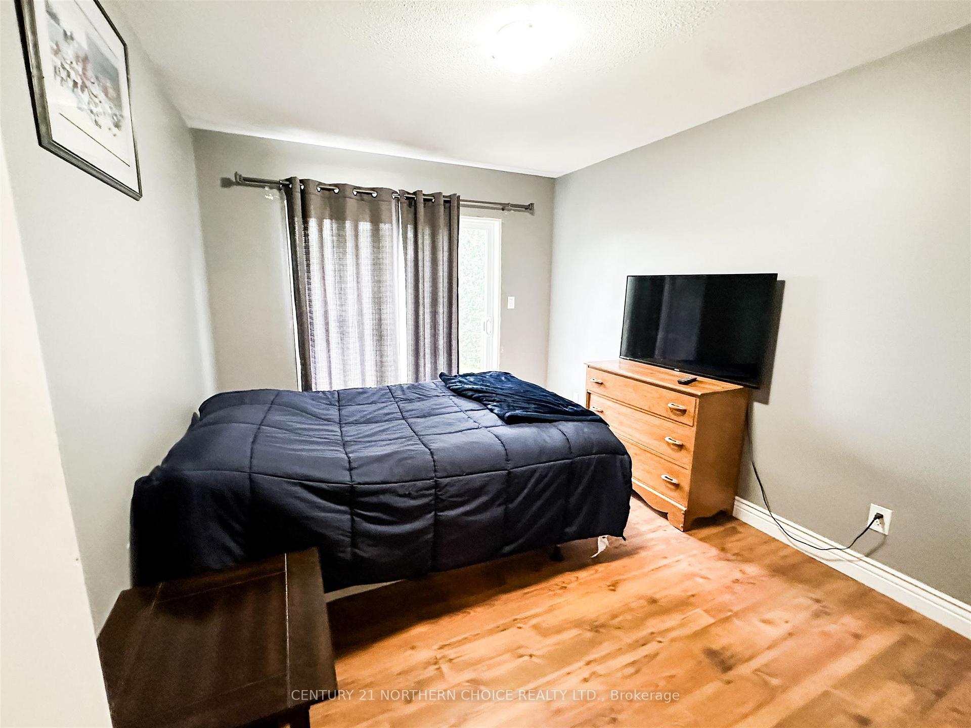 Photo 13 of 41 Howey Bay Road, Red Lake — HOMEH