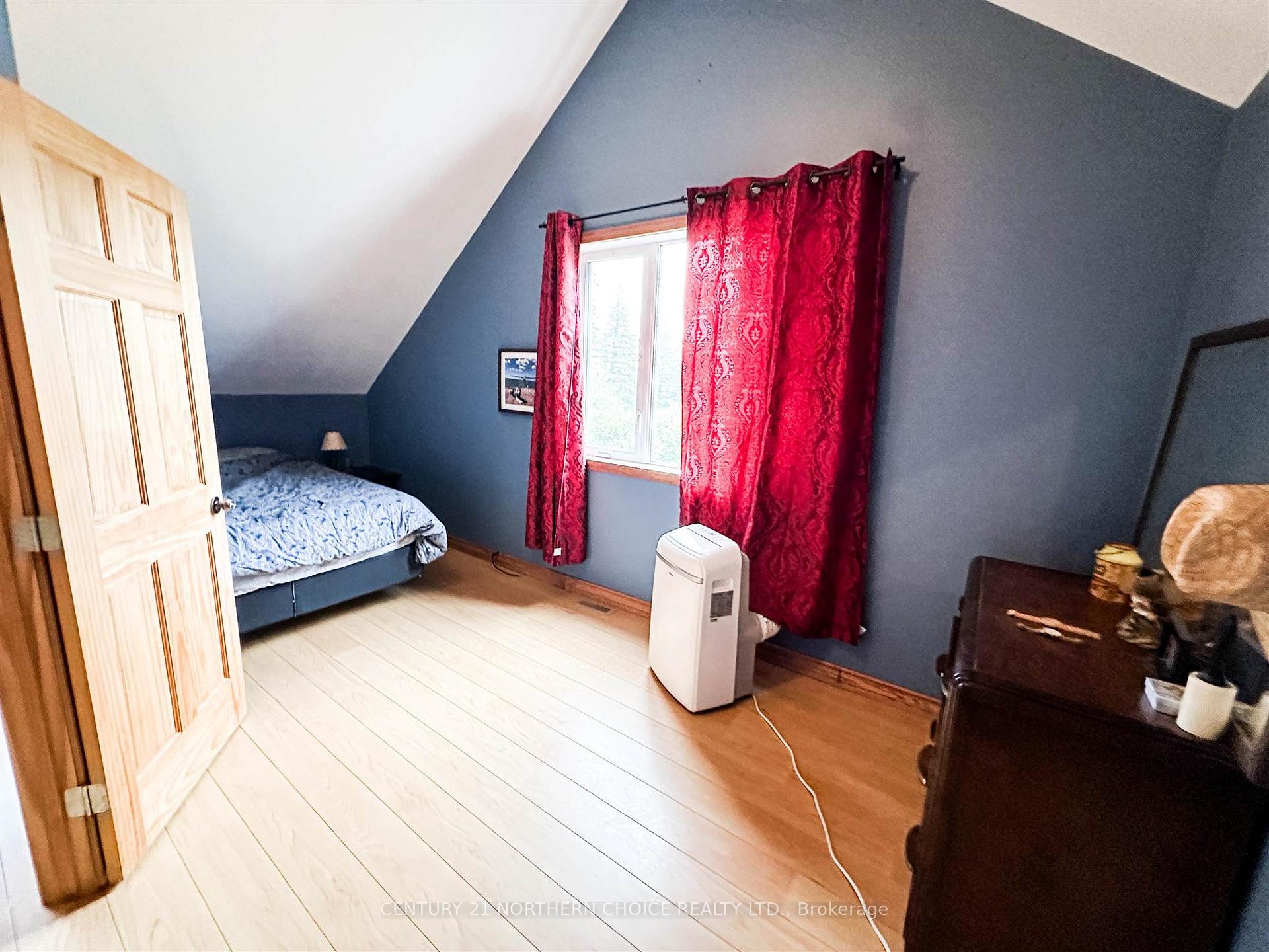 Photo 18 of 41 Howey Bay Road, Red Lake — HOMEH