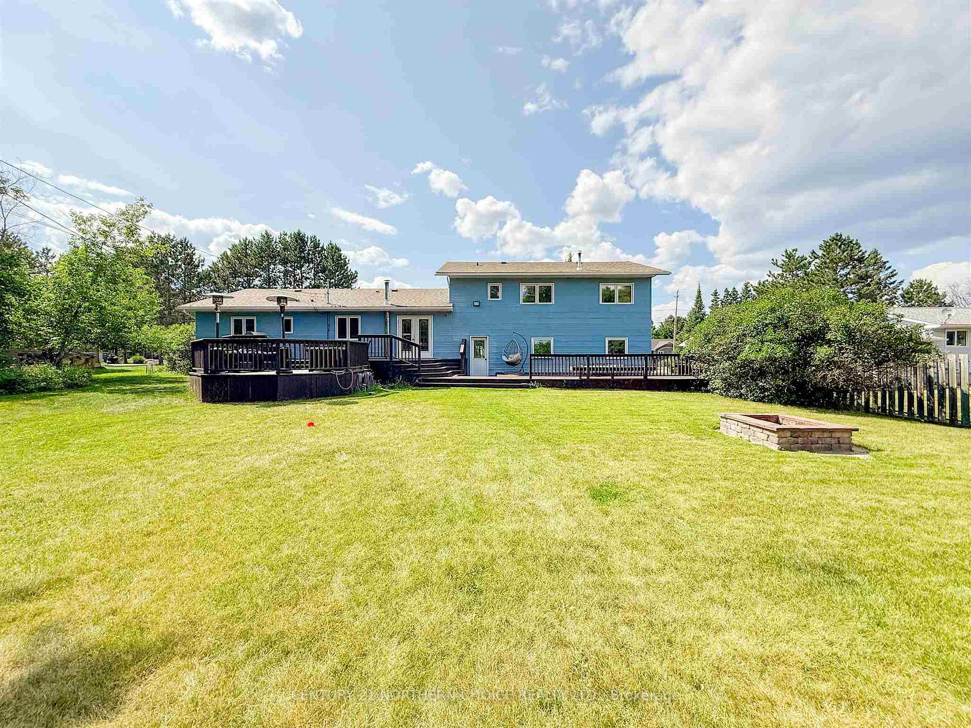 Photo 3 of 643 Airport road, Kenora, Airport Road North — HOMEH