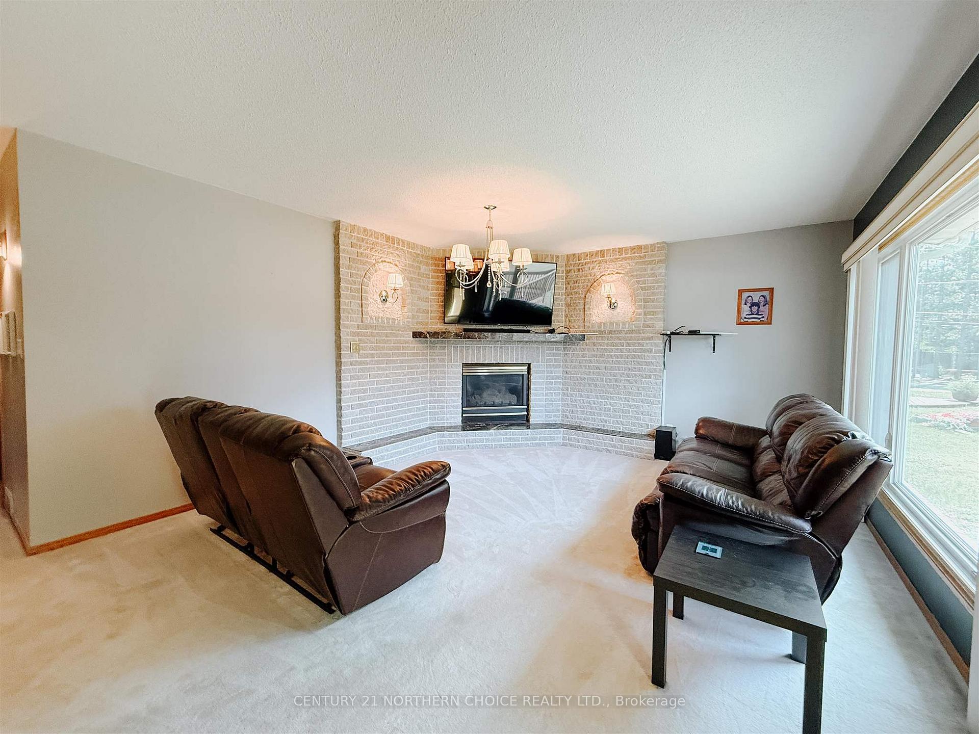 Photo 18 of 643 Airport road, Kenora, Airport Road North — HOMEH