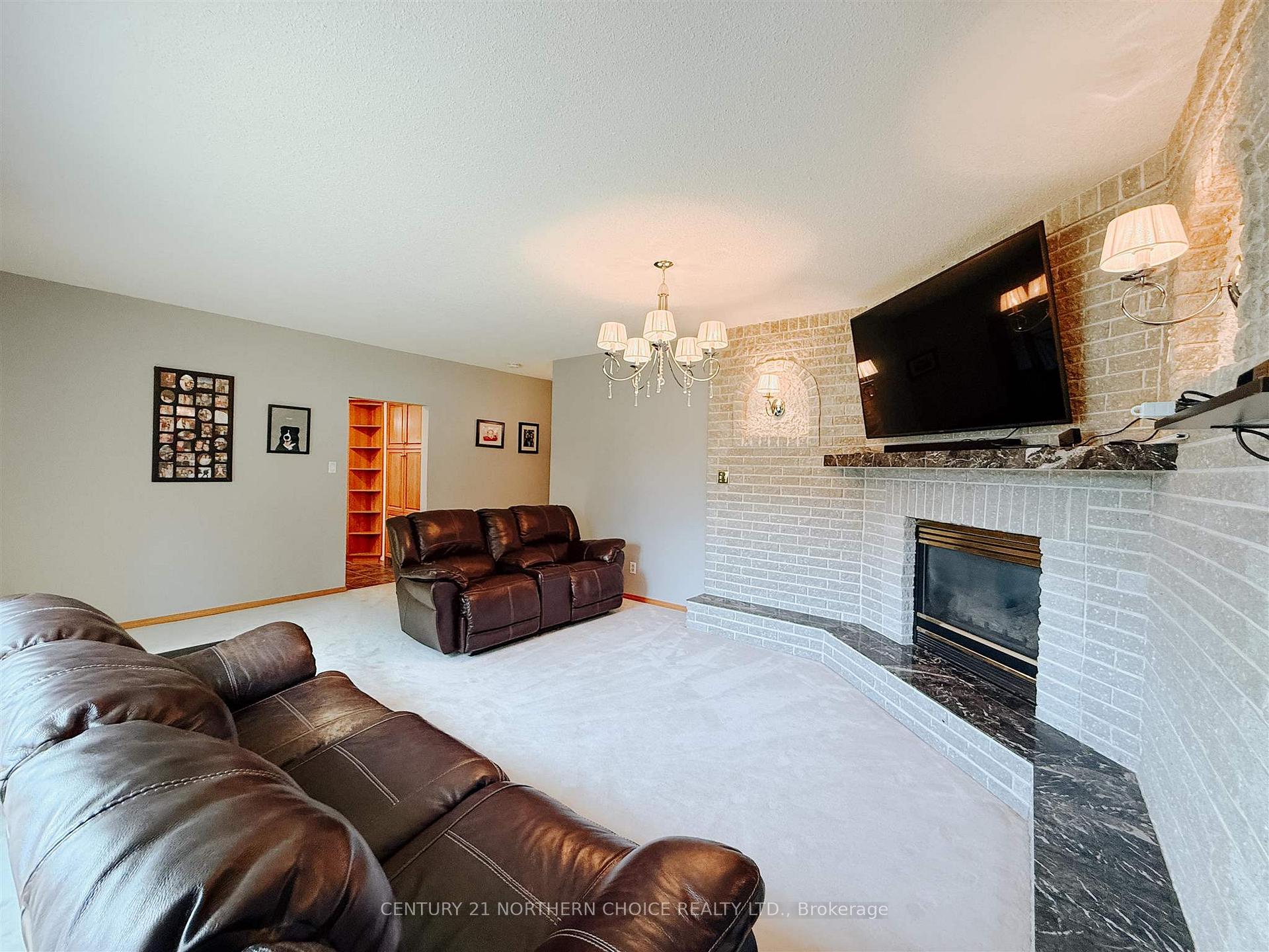 Photo 19 of 643 Airport road, Kenora, Airport Road North — HOMEH