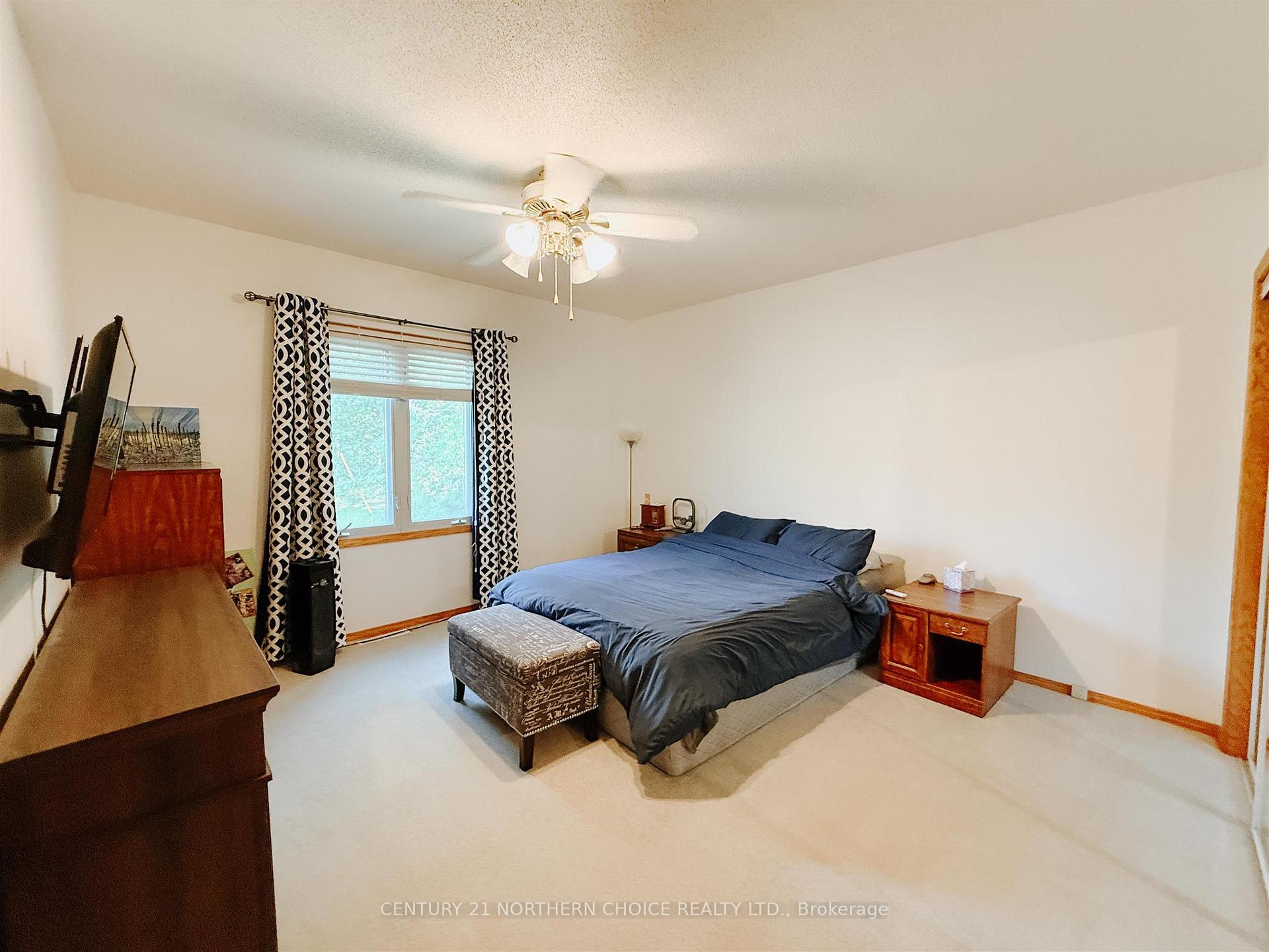 Photo 21 of 643 Airport road, Kenora, Airport Road North — HOMEH