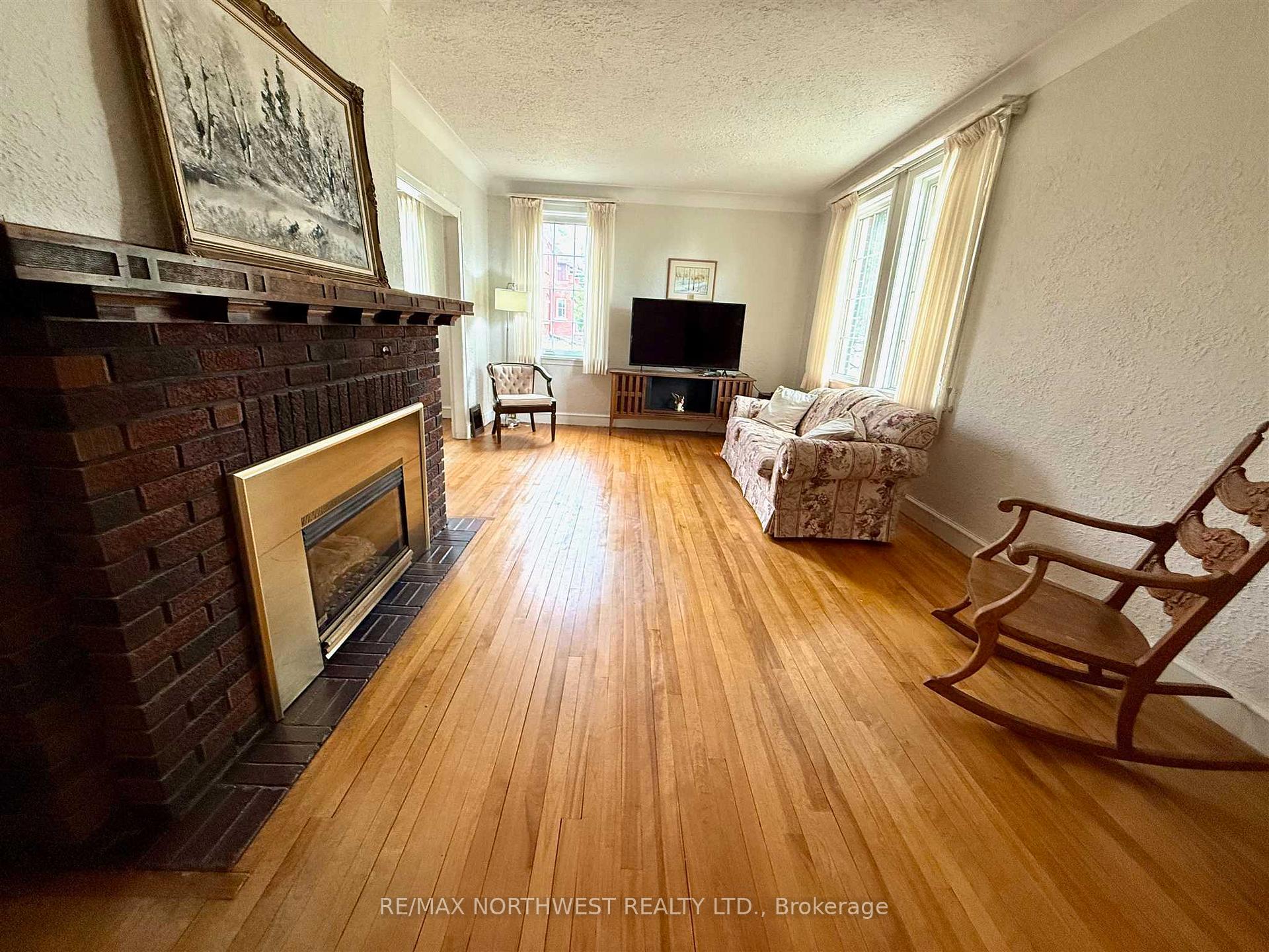 Photo 5 of 308 Third Street S, Kenora, Downtown — HOMEH