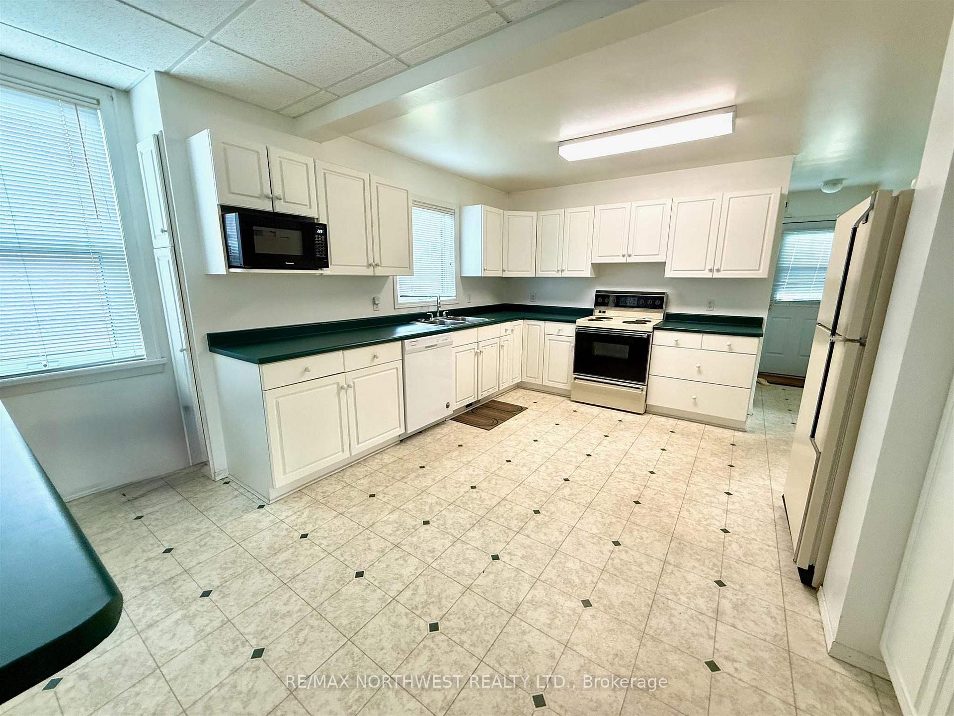 Photo 11 of 308 Third Street S, Kenora, Downtown — HOMEH