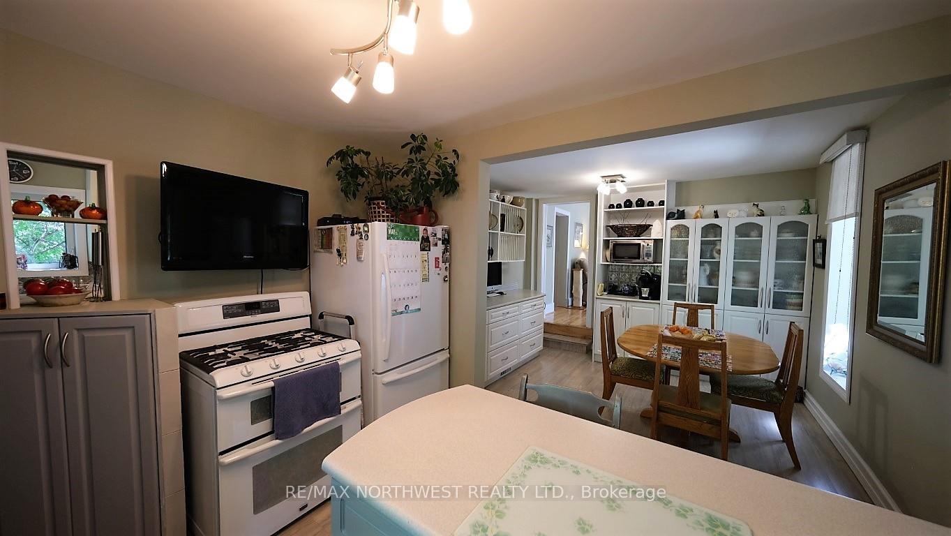 Photo 7 of 809 First Street South, Kenora, Central — HOMEH