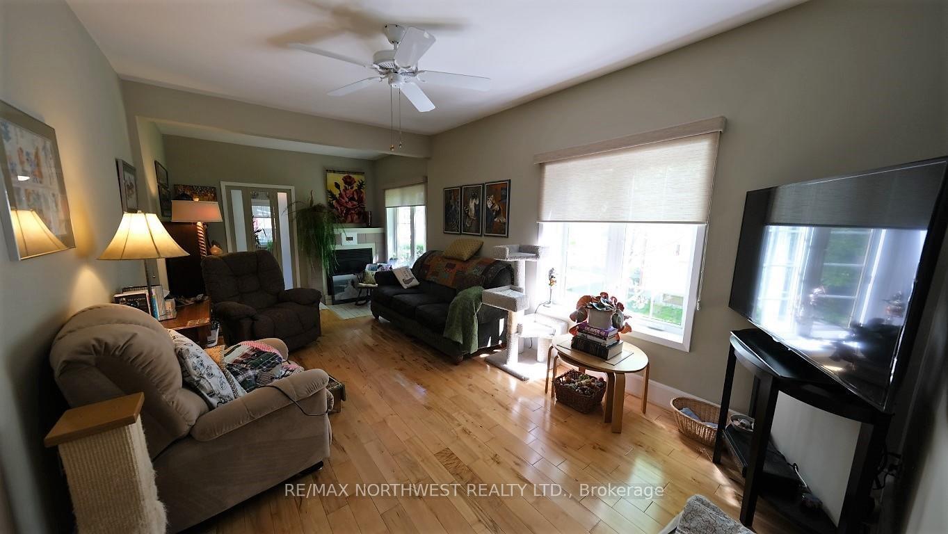 Photo 11 of 809 First Street South, Kenora, Central — HOMEH