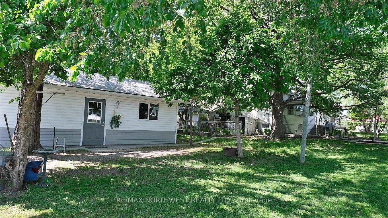 Photo 48 of 809 First Street South, Kenora, Central — HOMEH