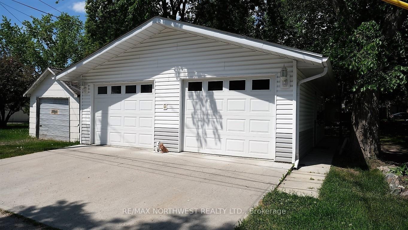 Photo 49 of 809 First Street South, Kenora, Central — HOMEH