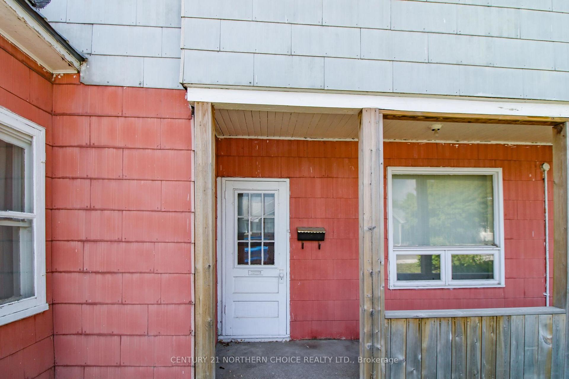 Photo 2 of 631 Second Street S, Kenora, Central — HOMEH