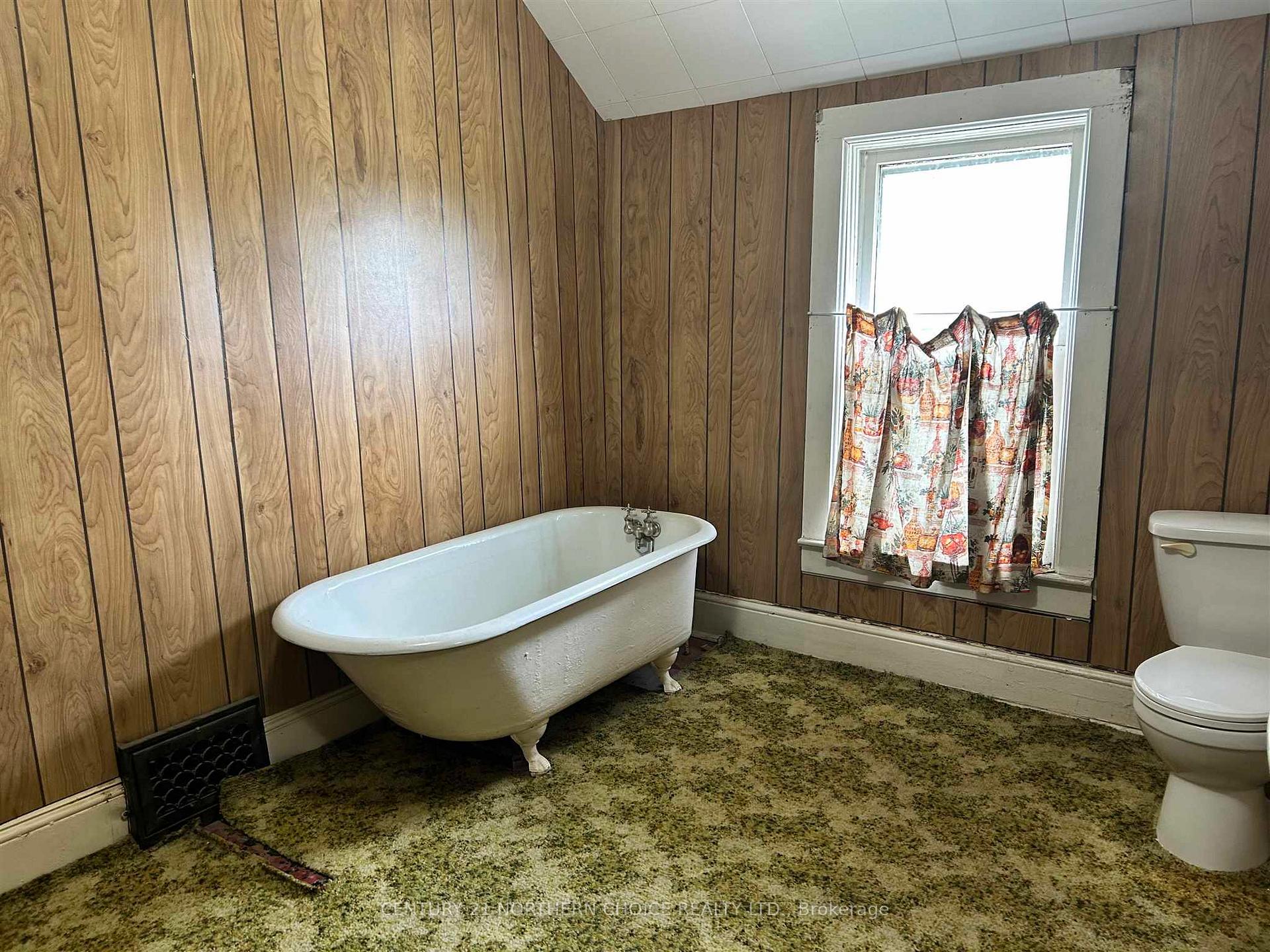 Photo 7 of 631 Second Street S, Kenora, Central — HOMEH