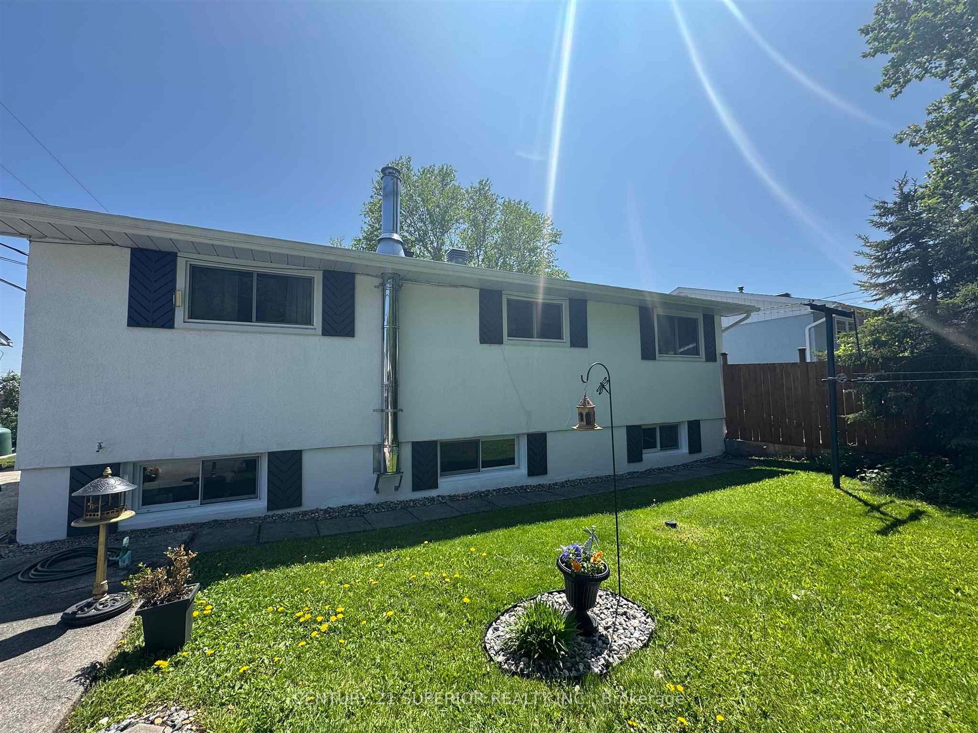 Photo 46 of 53 Warbler Drive, Manitouwadge — HOMEH