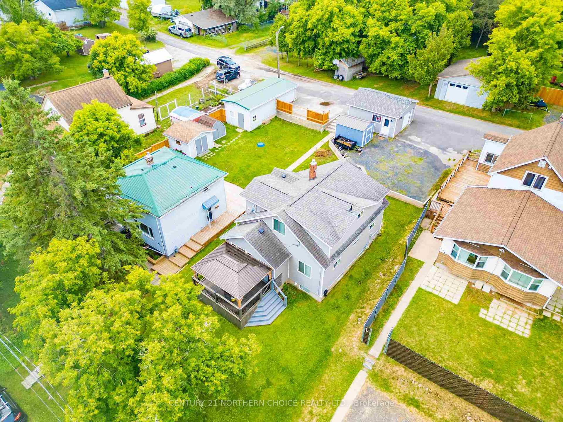 Photo 1 of 338 Eighth Avenue South, Kenora, Lakeside — HOMEH