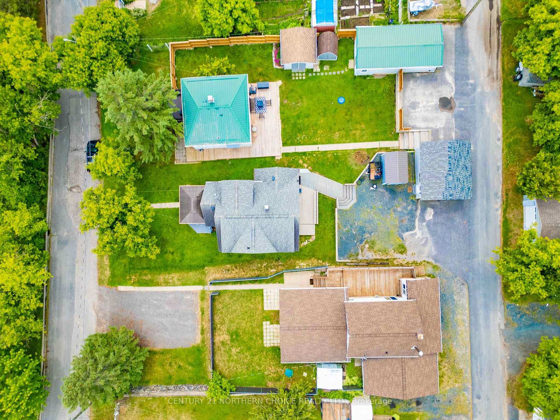 Photo 3 of 338 Eighth Avenue South, Kenora, Lakeside — HOMEH