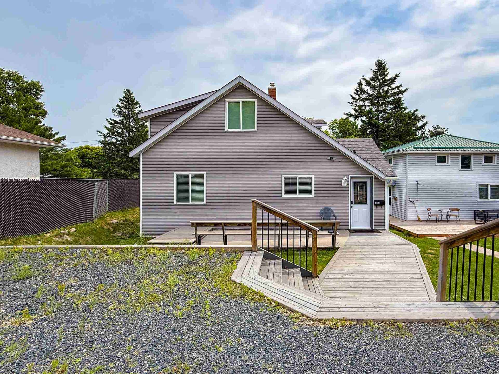 Photo 4 of 338 Eighth Avenue South, Kenora, Lakeside — HOMEH