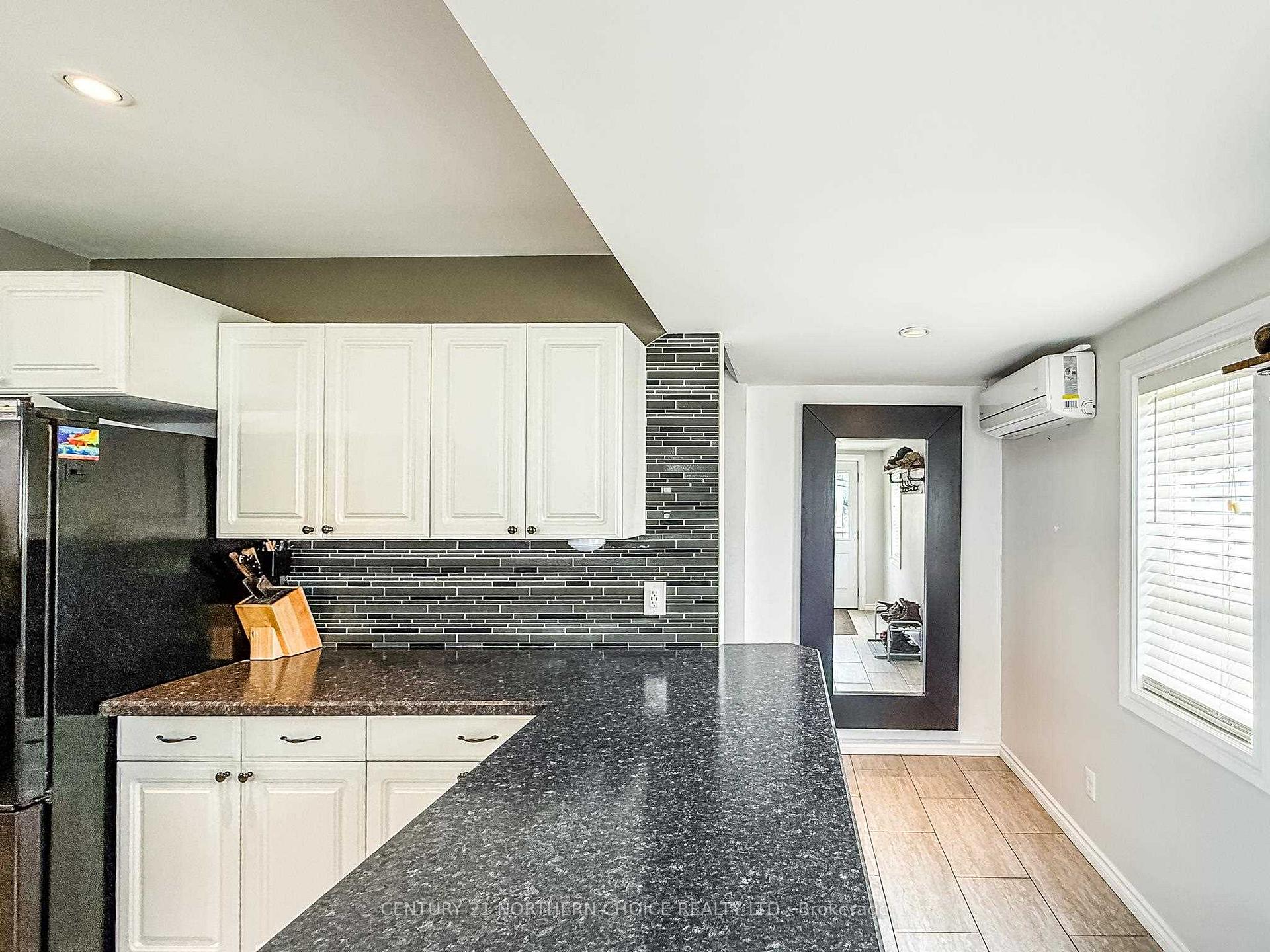 Photo 7 of 338 Eighth Avenue South, Kenora, Lakeside — HOMEH