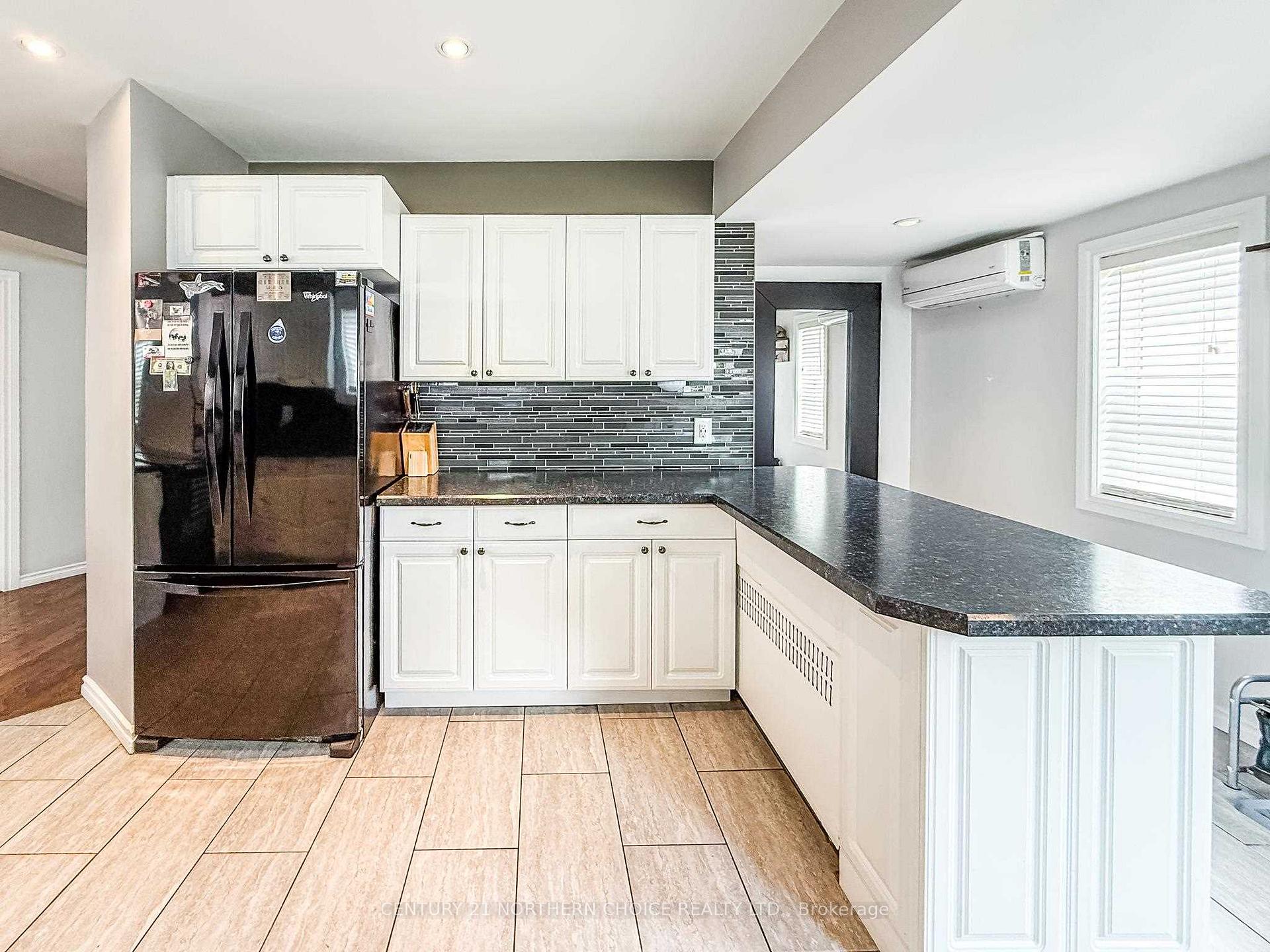 Photo 10 of 338 Eighth Avenue South, Kenora, Lakeside — HOMEH