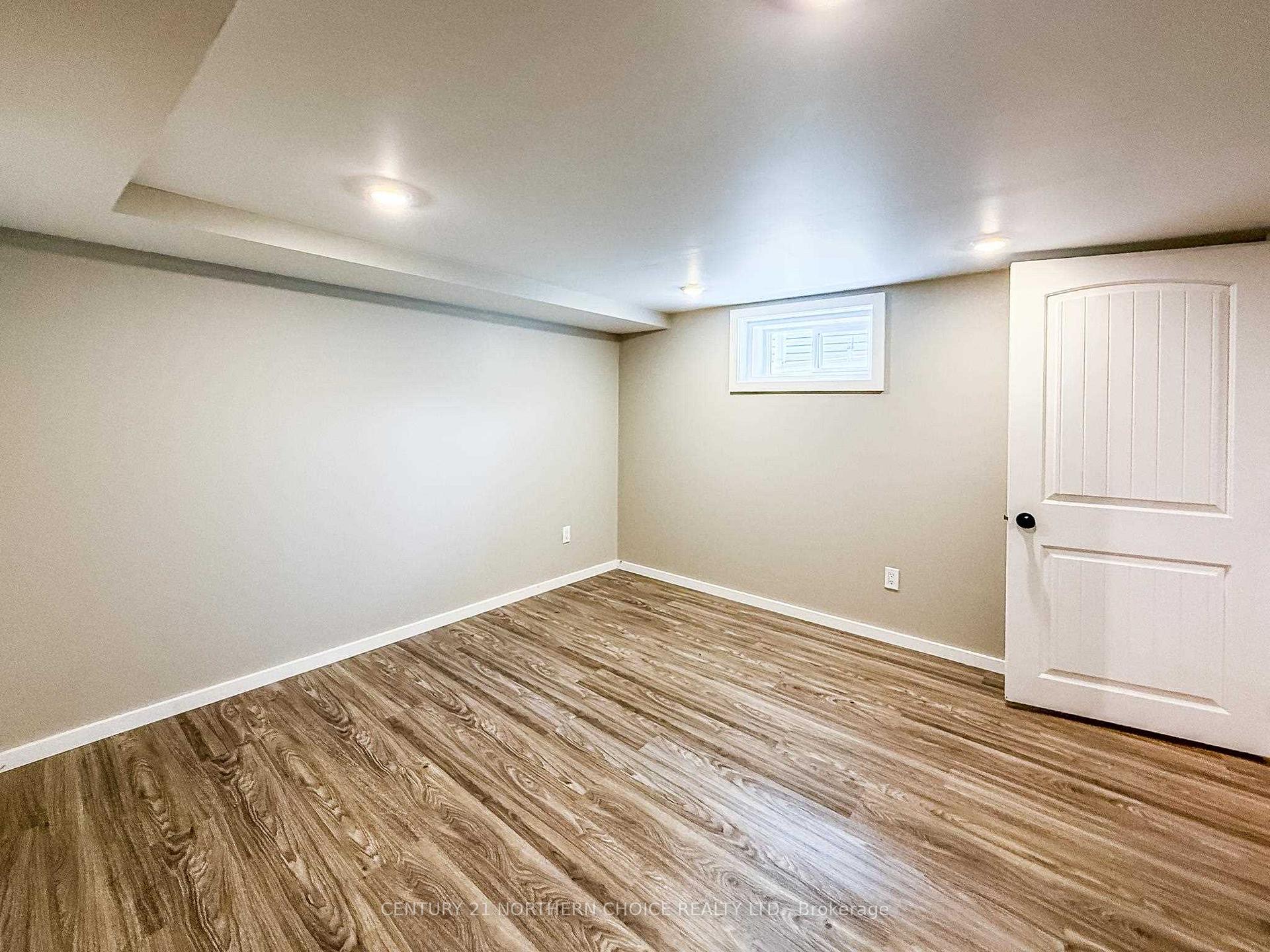 Photo 33 of 338 Eighth Avenue South, Kenora, Lakeside — HOMEH