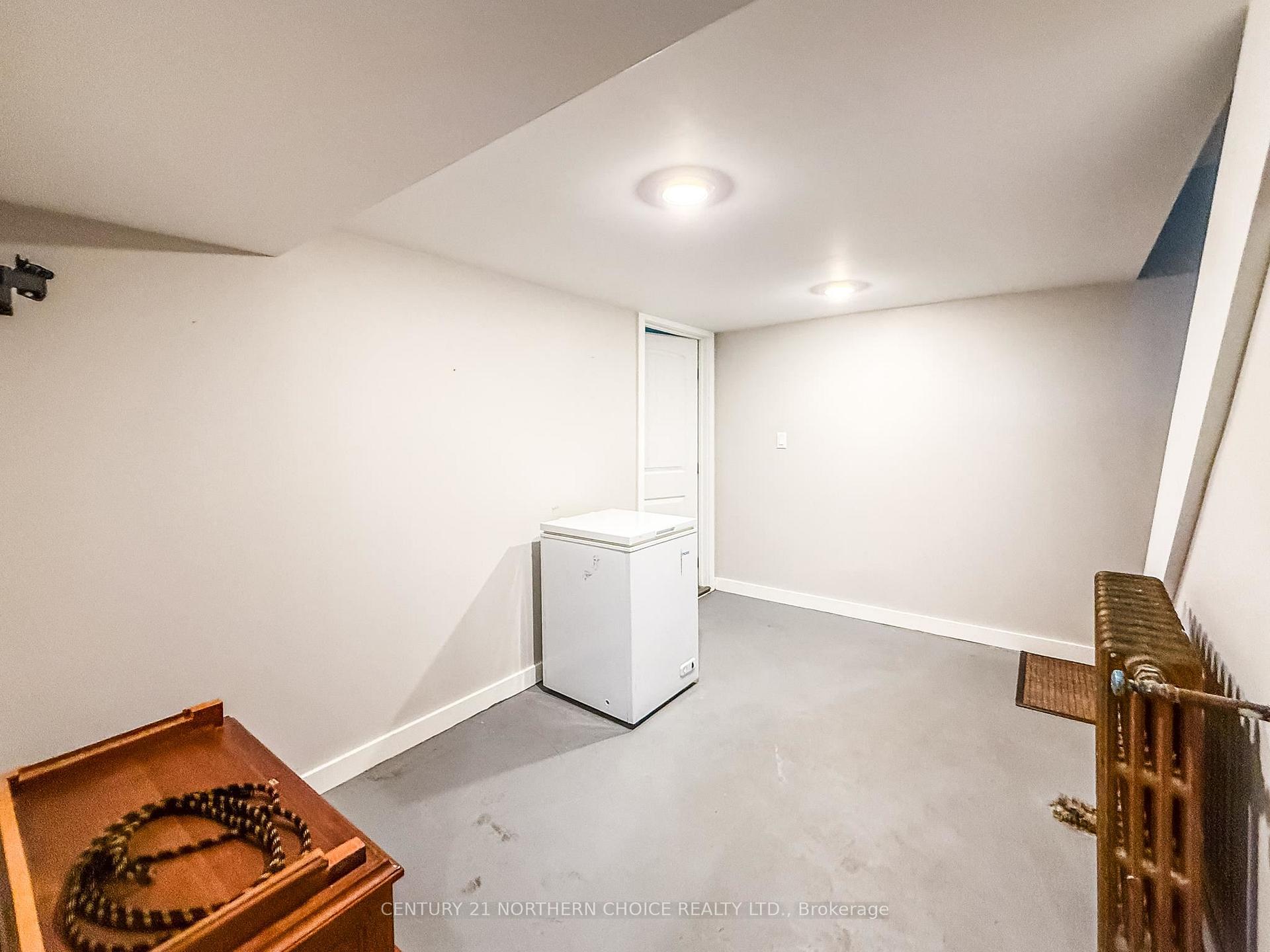 Photo 37 of 338 Eighth Avenue South, Kenora, Lakeside — HOMEH