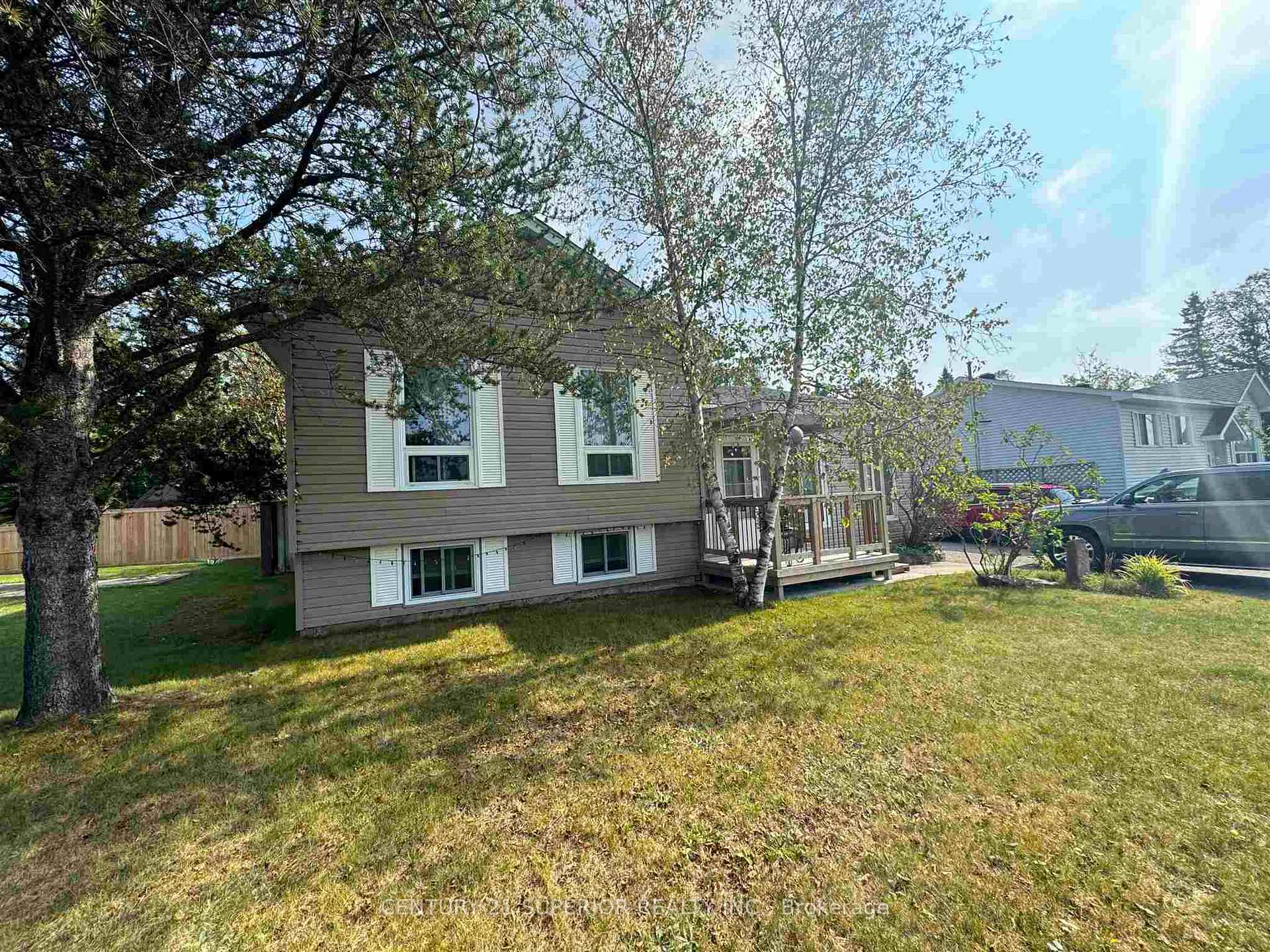 Photo 4 of 53 Hemlo Drive, Marathon — HOMEH