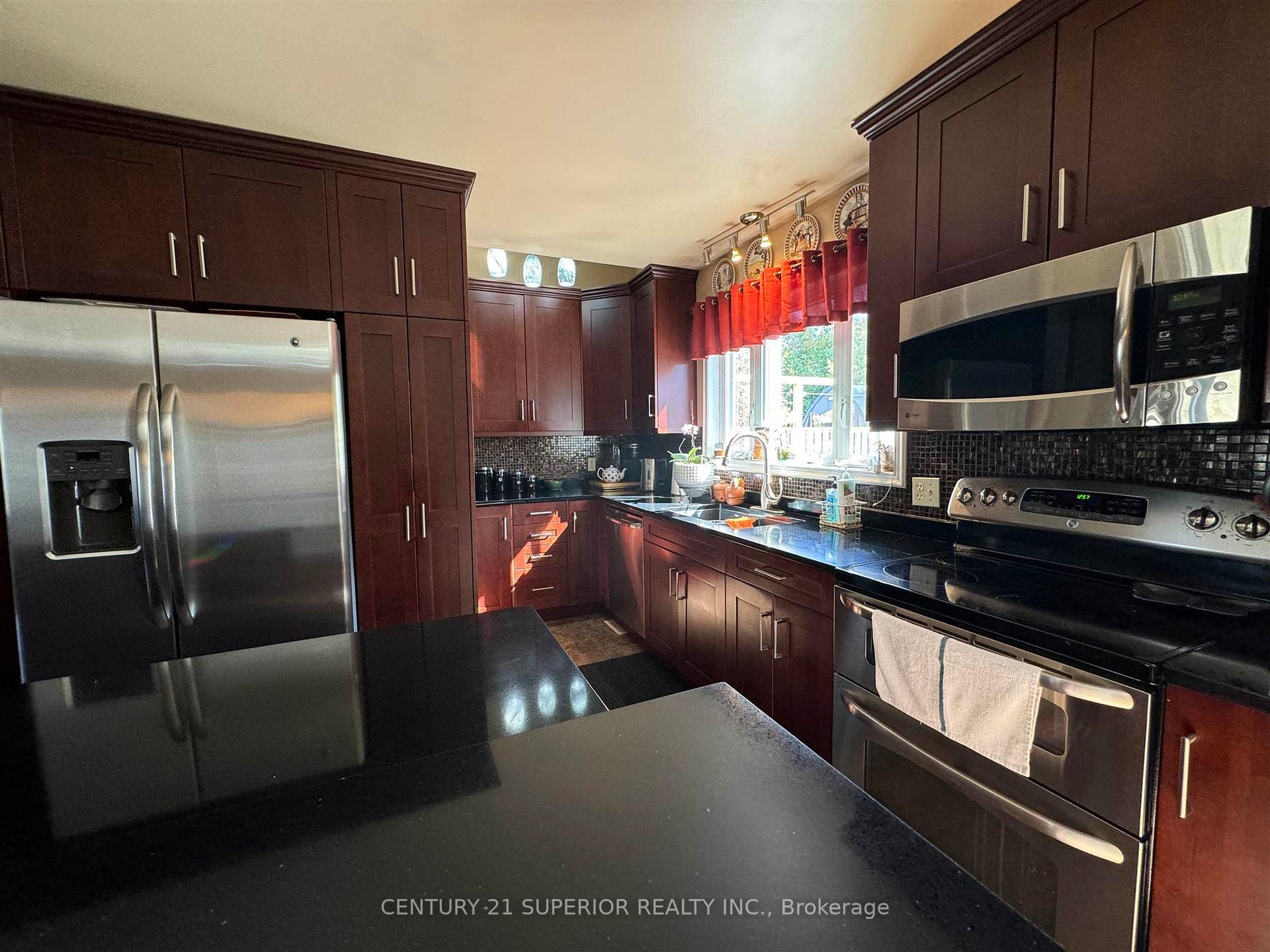 Photo 11 of 53 Hemlo Drive, Marathon — HOMEH