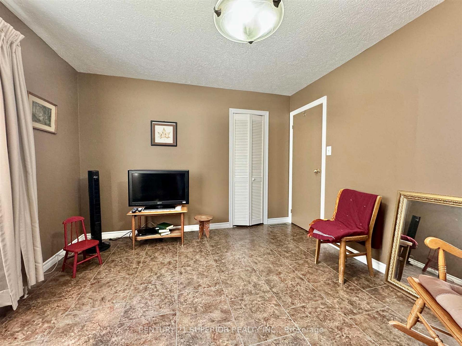 Photo 17 of 53 Hemlo Drive, Marathon — HOMEH