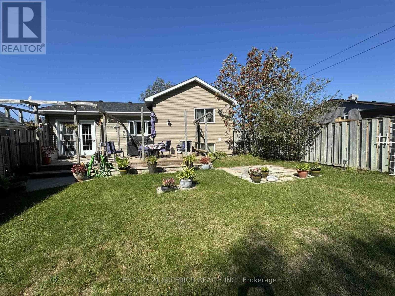 Photo 33 of 53 Hemlo Drive, Marathon — HOMEH