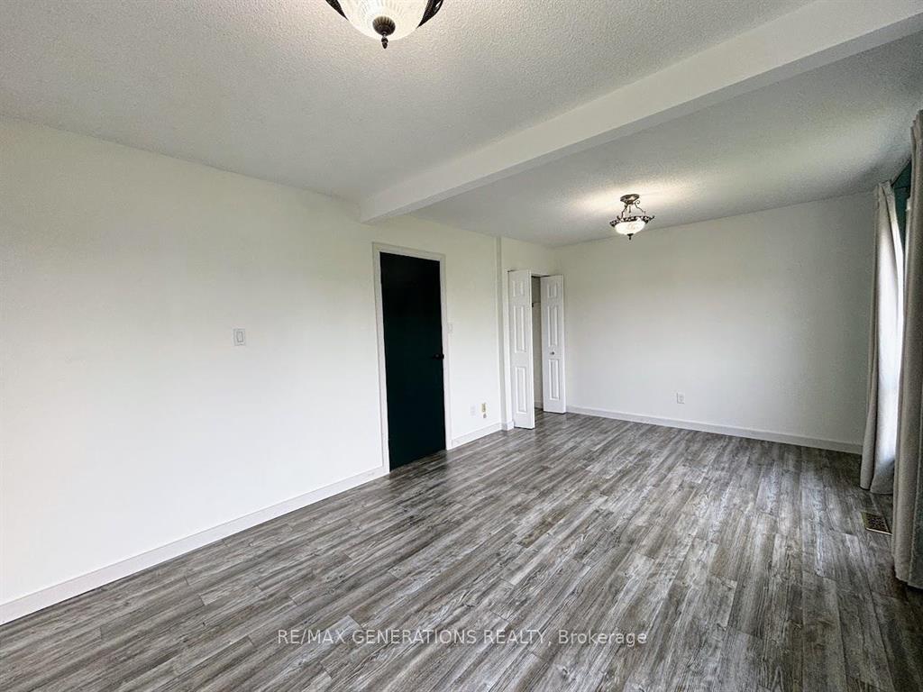 Photo 12 of 51 Radisson Crescent, Marathon — HOMEH