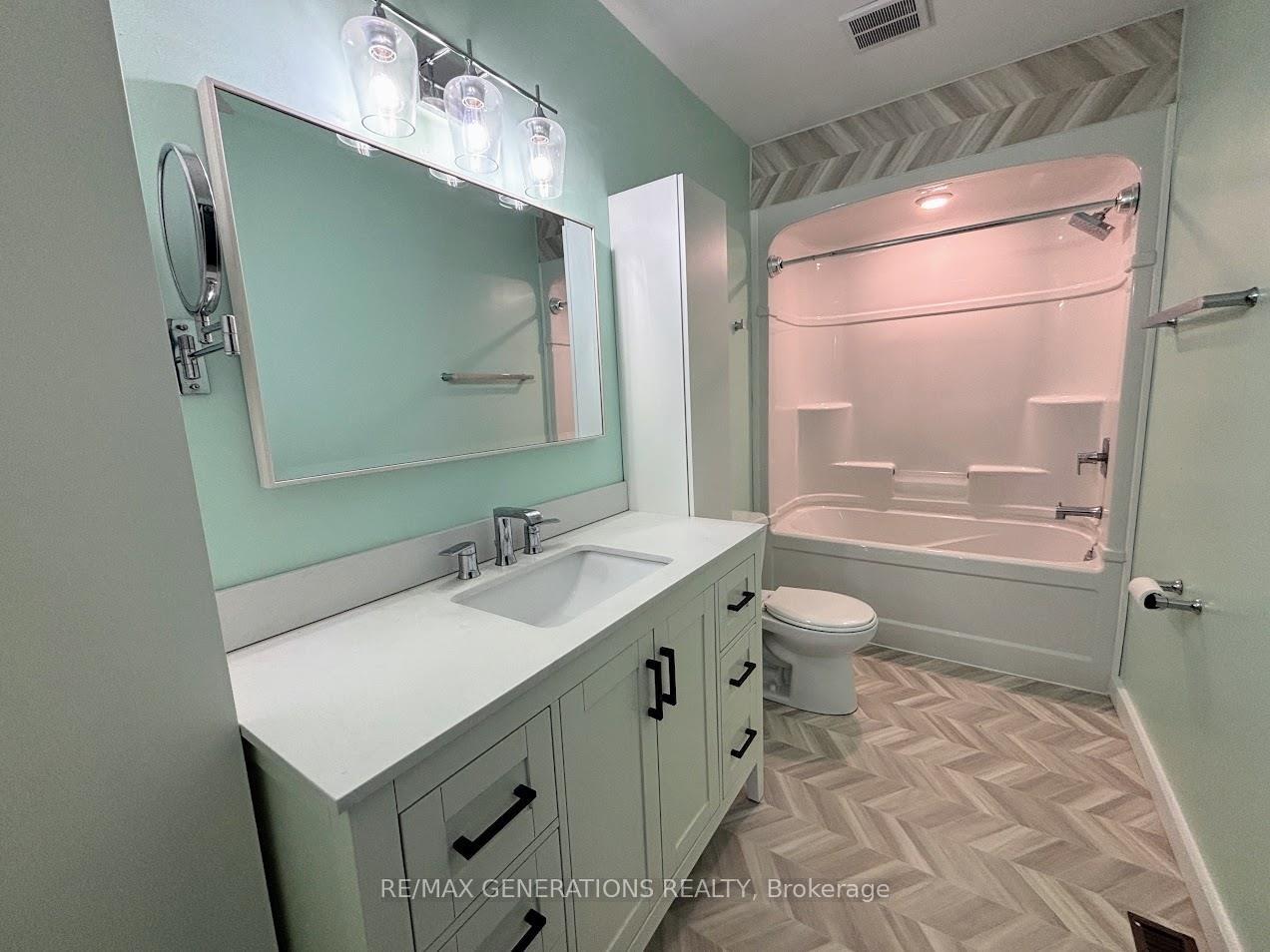 Photo 15 of 51 Radisson Crescent, Marathon — HOMEH