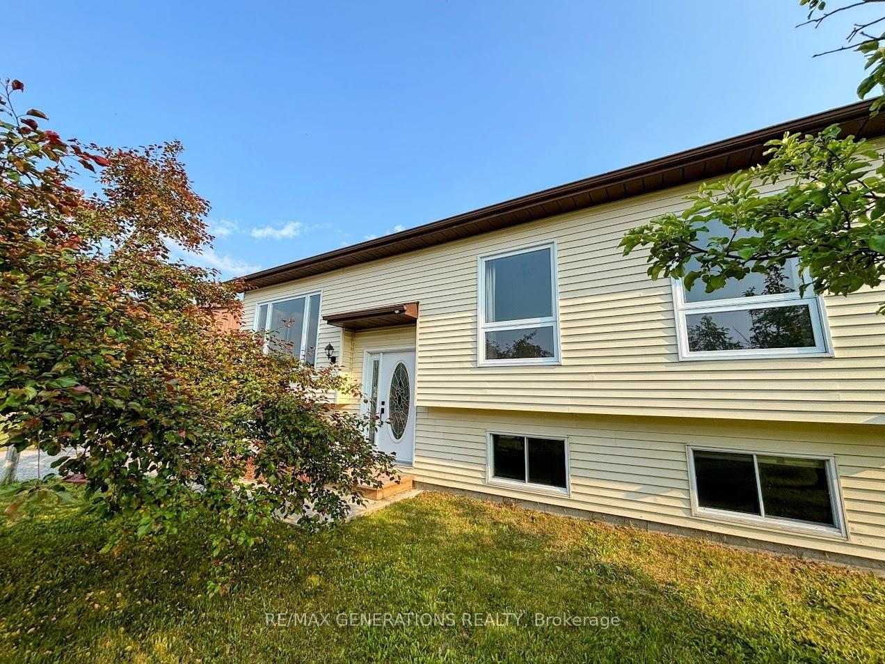 Photo 33 of 51 Radisson Crescent, Marathon — HOMEH