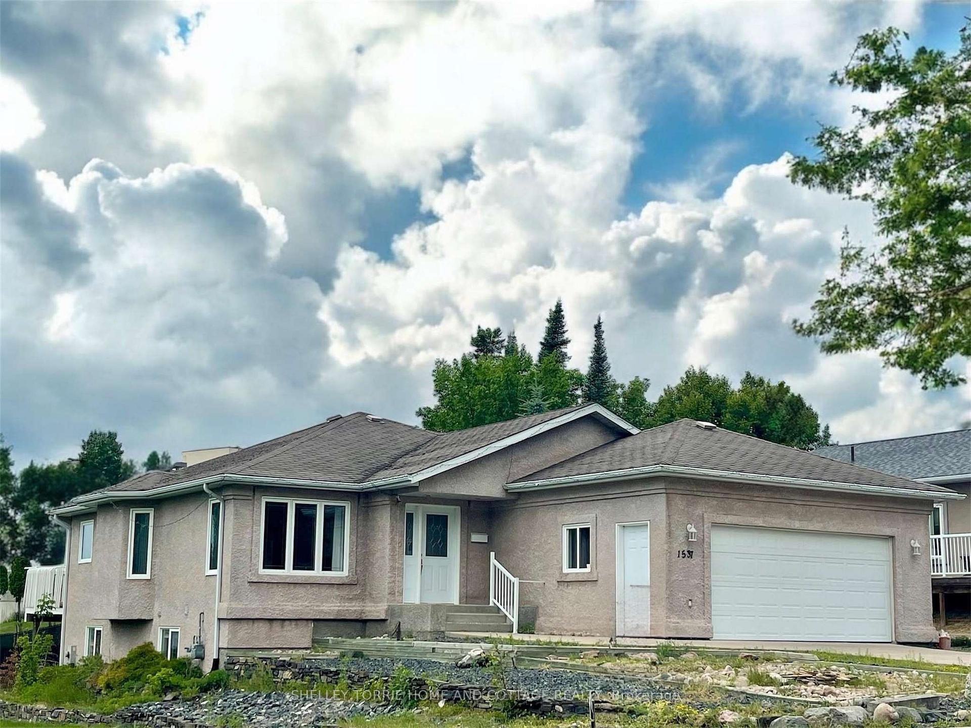 Photo 1 of 1537 Pine Portage Road, Kenora, South Park Estate — HOMEH