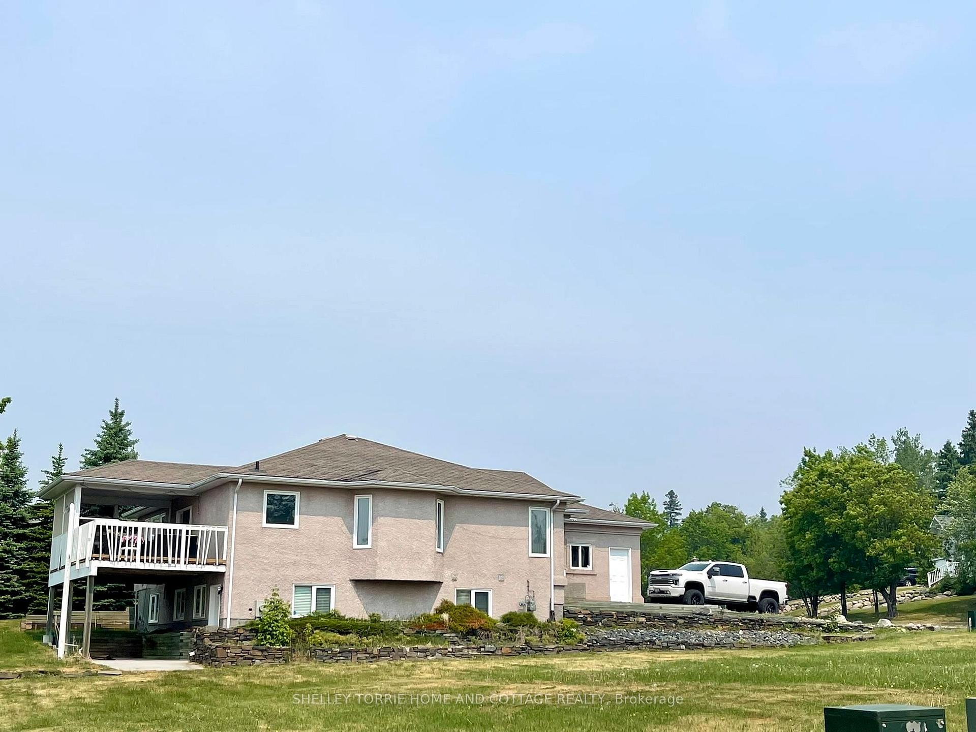 Photo 2 of 1537 Pine Portage Road, Kenora, South Park Estate — HOMEH