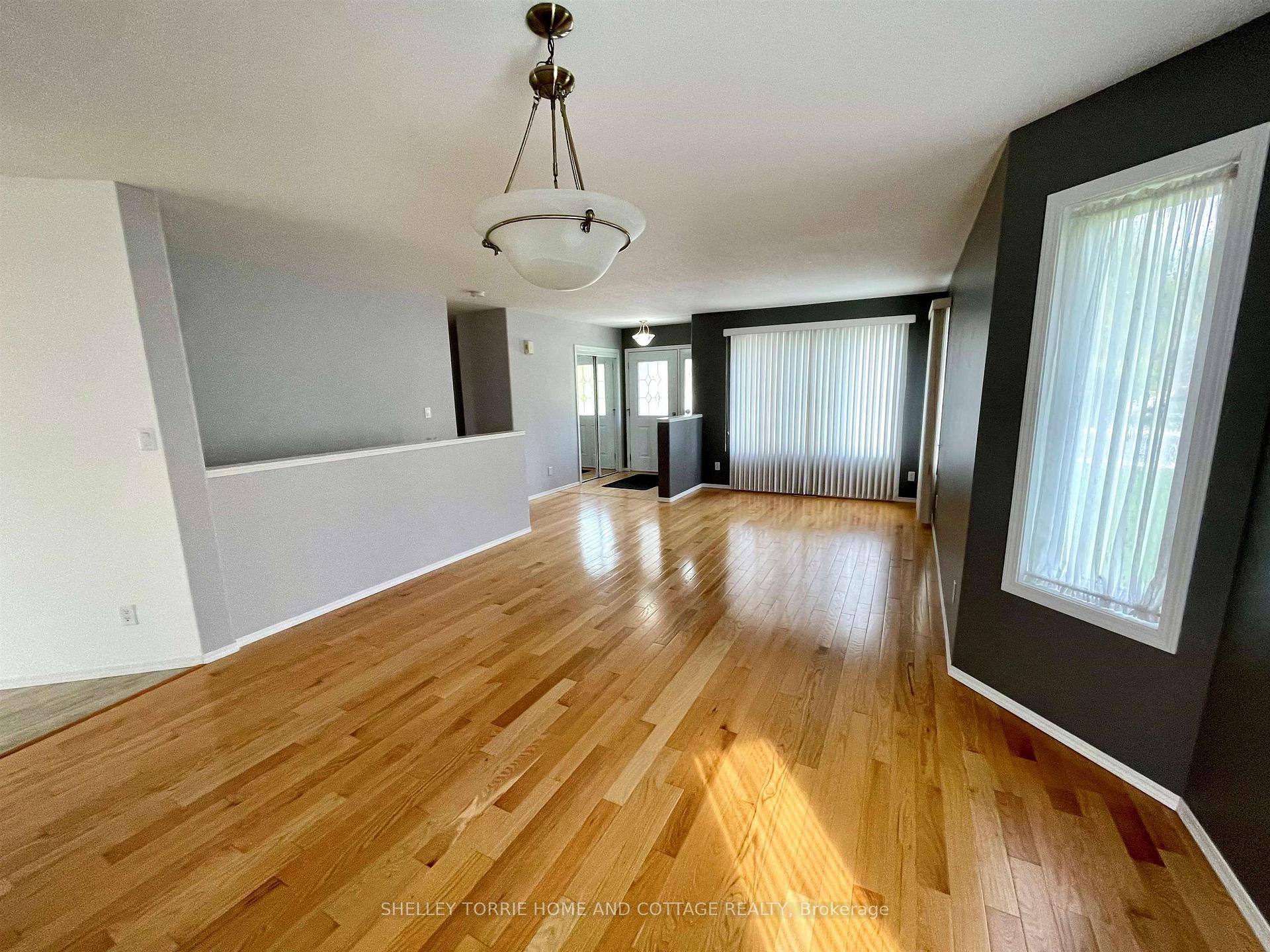 Photo 4 of 1537 Pine Portage Road, Kenora, South Park Estate — HOMEH