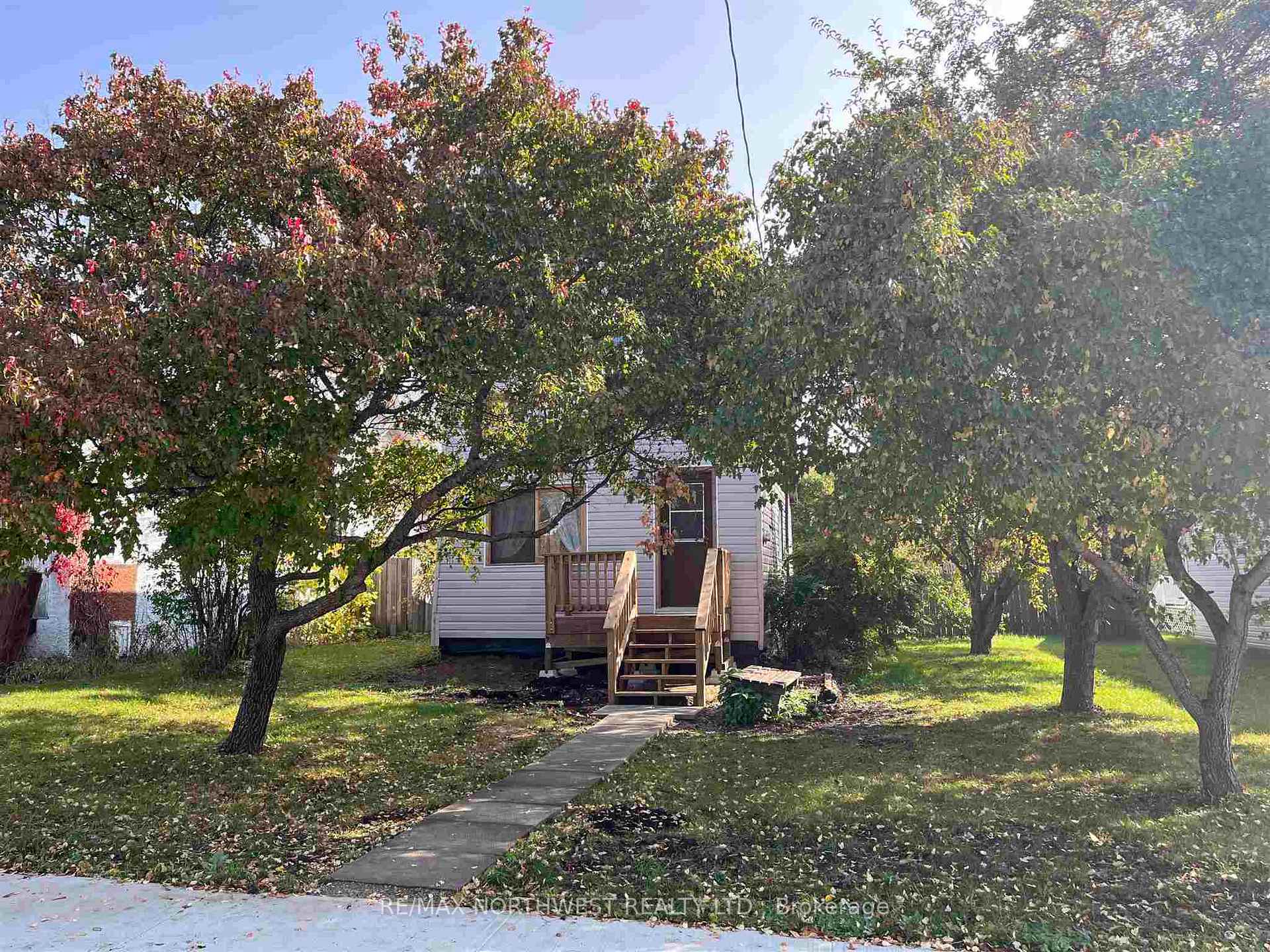 Photo 12 of 116 Second Street, Rainy River — HOMEH