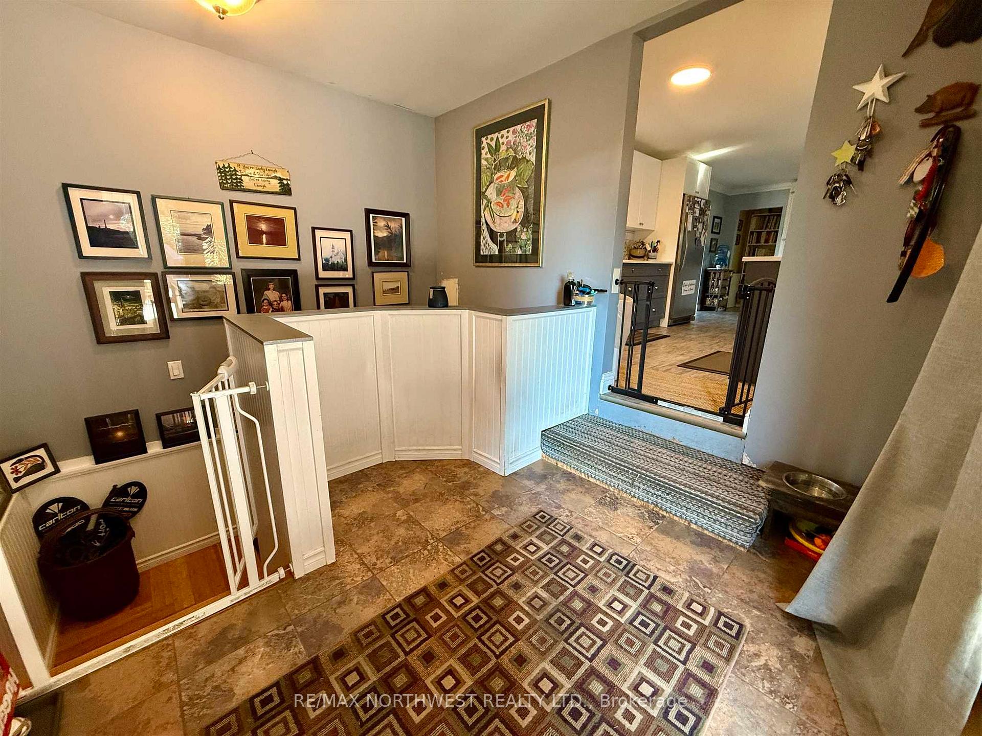 Photo 4 of 618 Essex Road, Kenora, Kenora Northeast — HOMEH