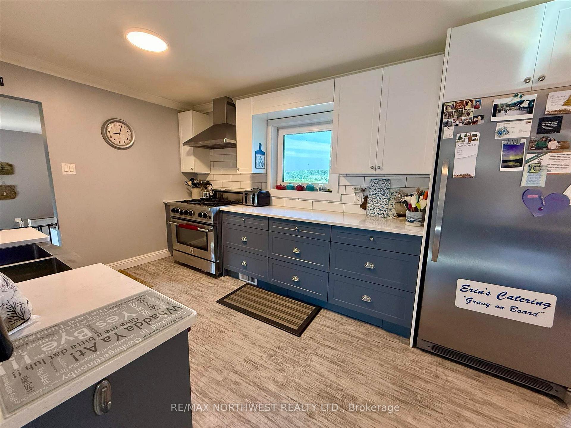 Photo 6 of 618 Essex Road, Kenora, Kenora Northeast — HOMEH