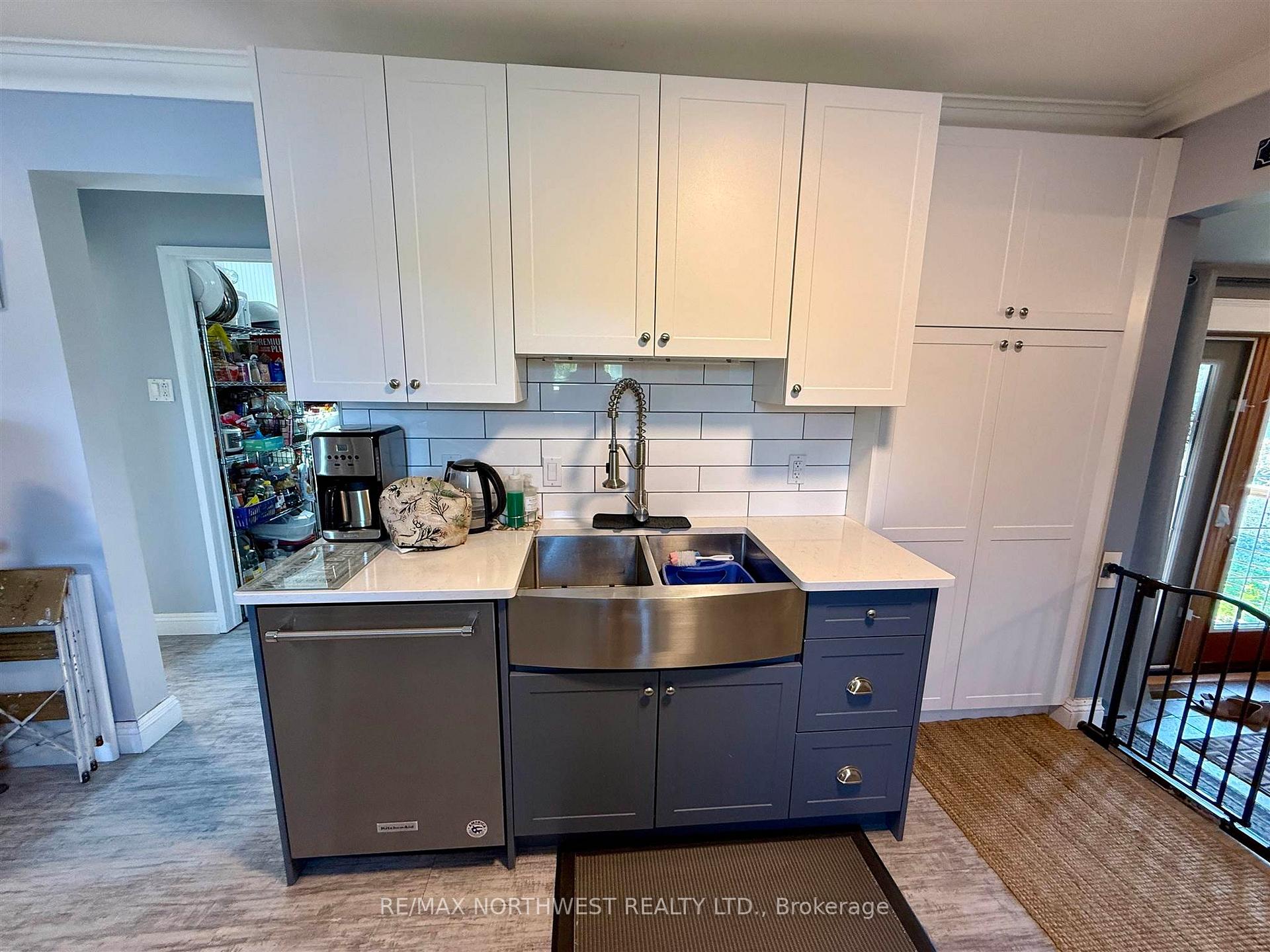 Photo 7 of 618 Essex Road, Kenora, Kenora Northeast — HOMEH