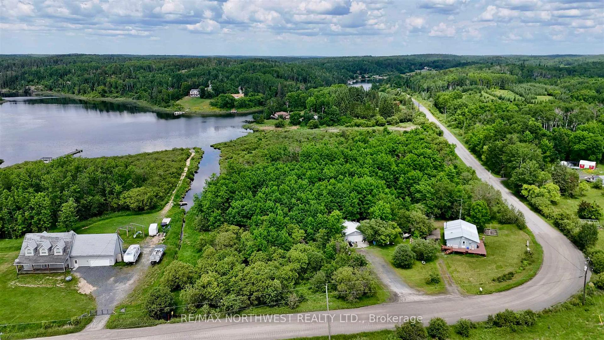 Photo 45 of 618 Essex Road, Kenora, Kenora Northeast — HOMEH